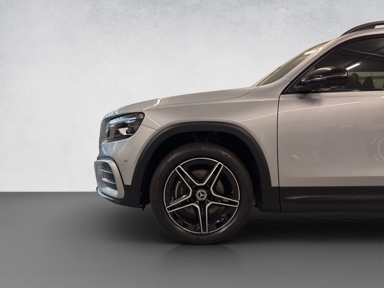MERCEDES-BENZ GLB 200 AMG Line-image-6