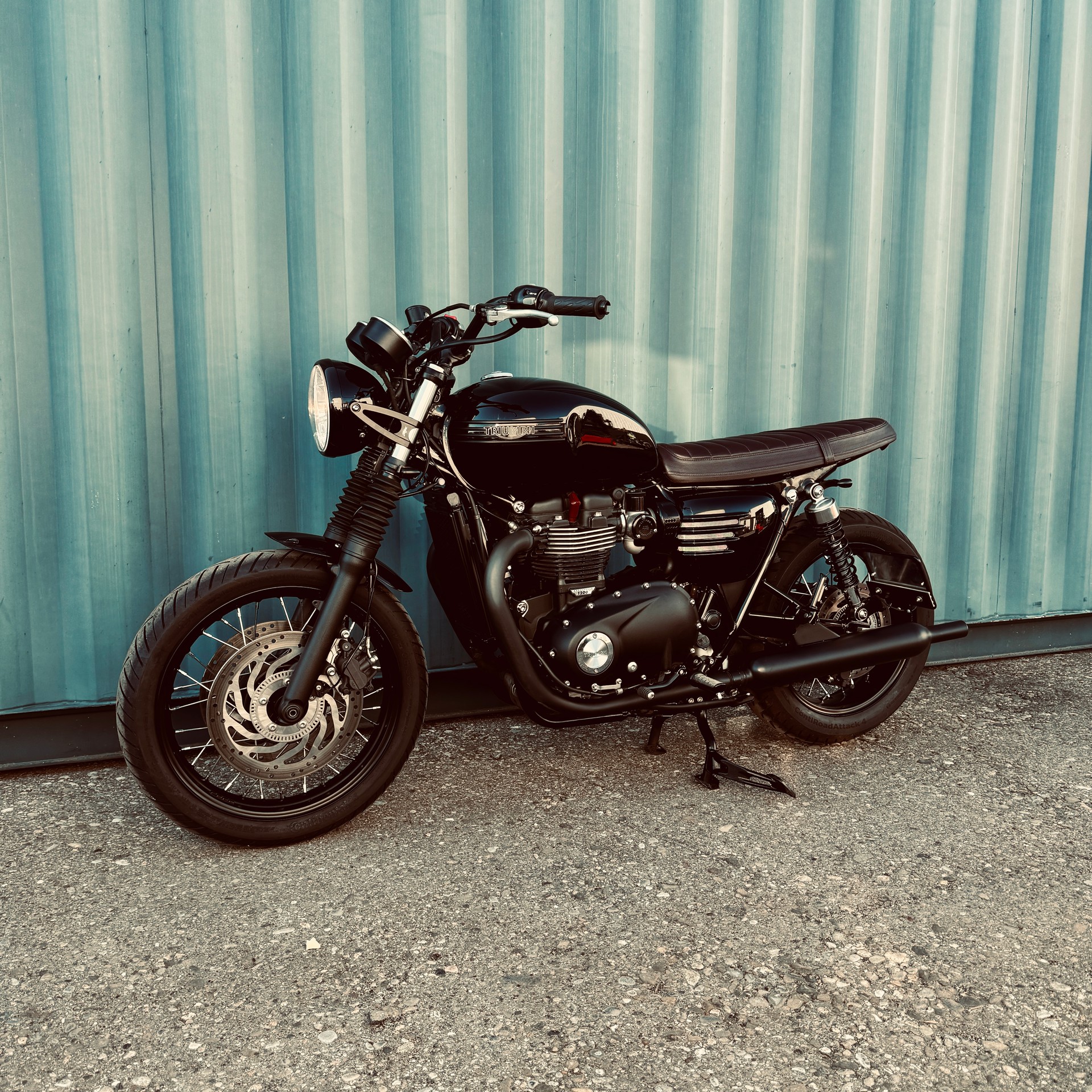TRIUMPH Bonneville T120 Black-image-5