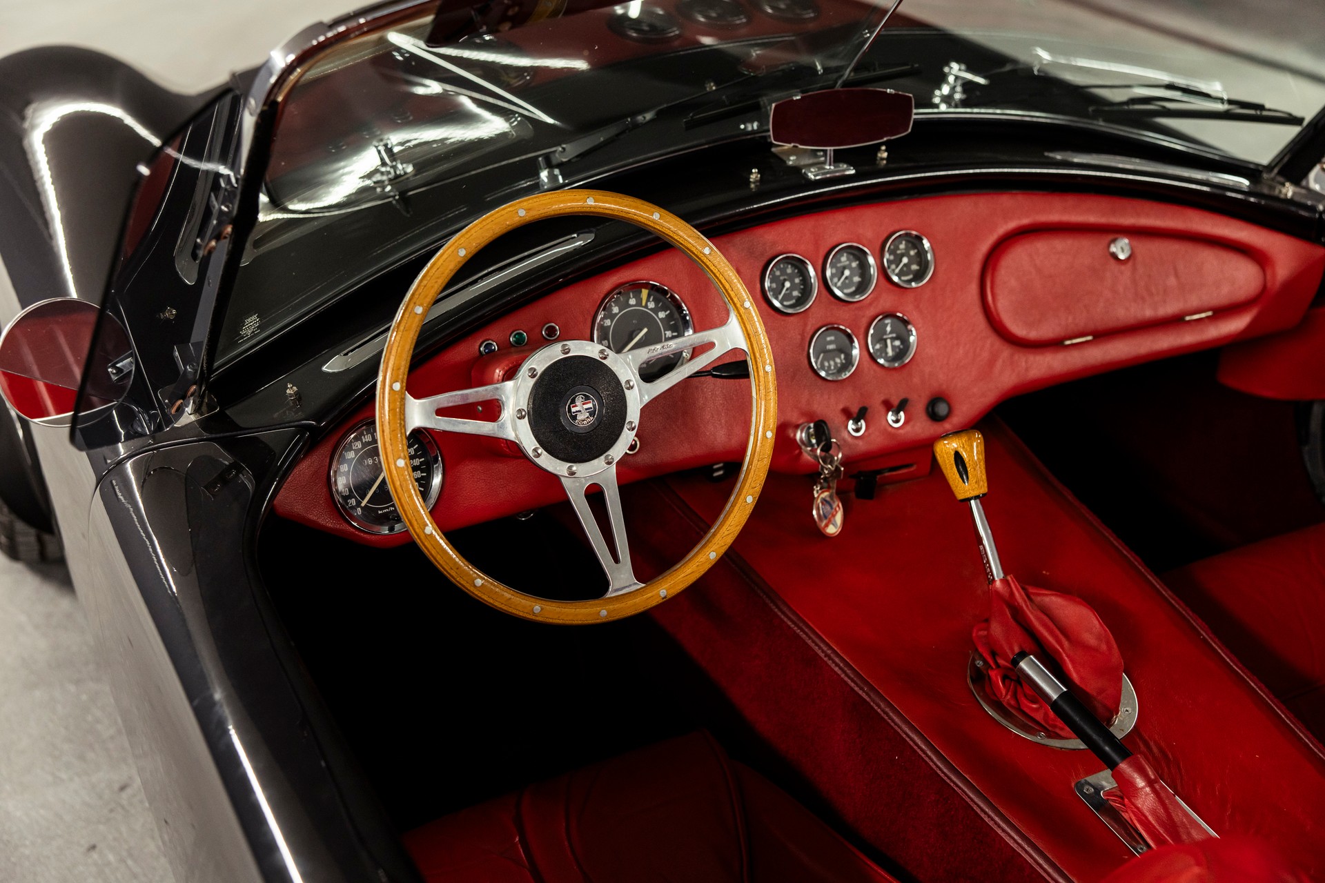 AC Tomaszo Cobra Veteranfahrzeug-image-8