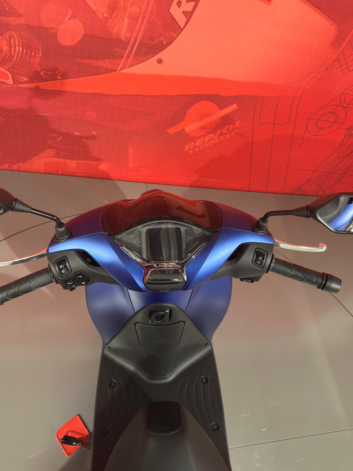 HONDA SH 125 + *Pearl Pacific Blue*-image-4