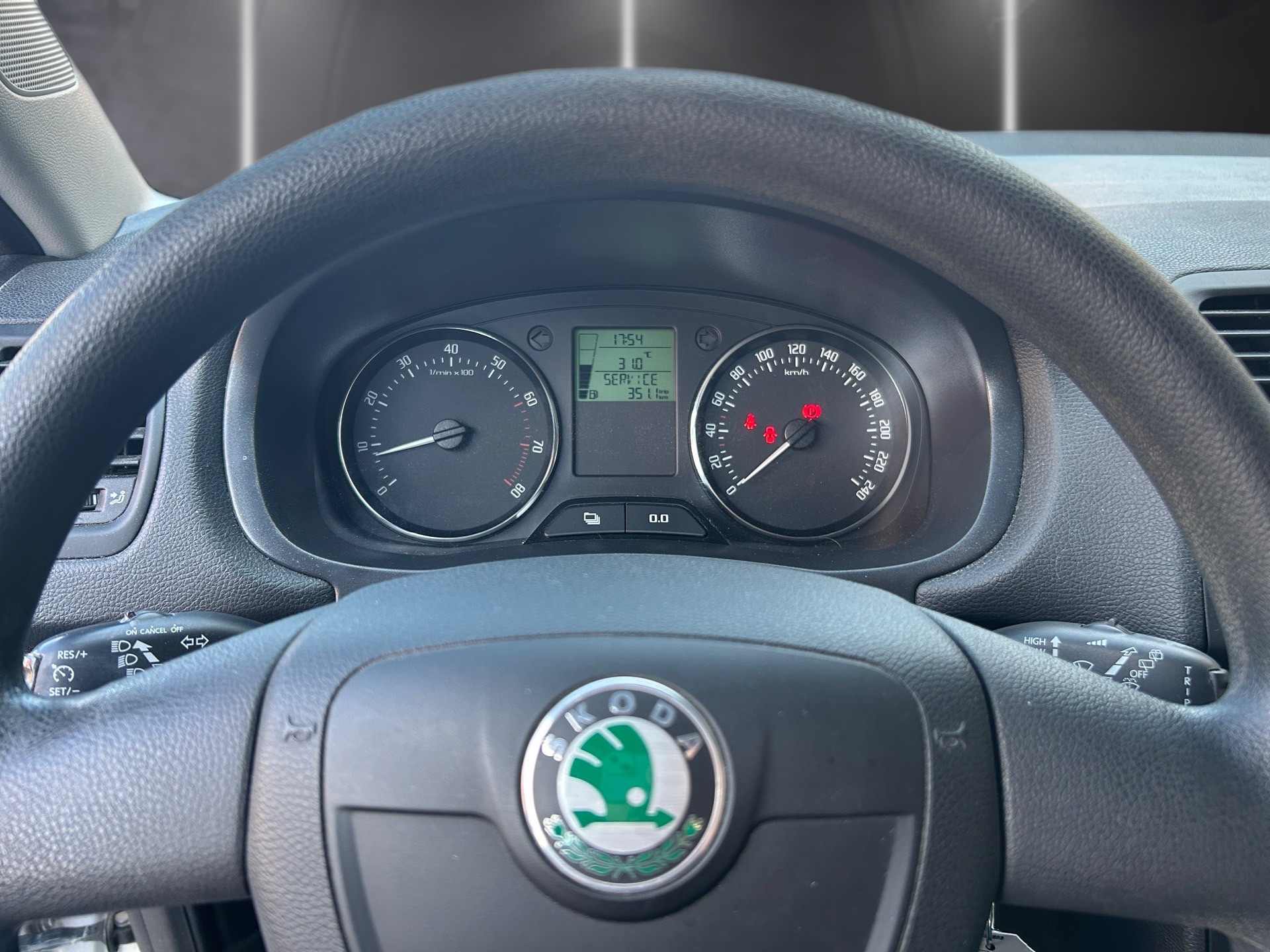 SKODA Fabia 1.2 TSI Ambition Plus-image-8