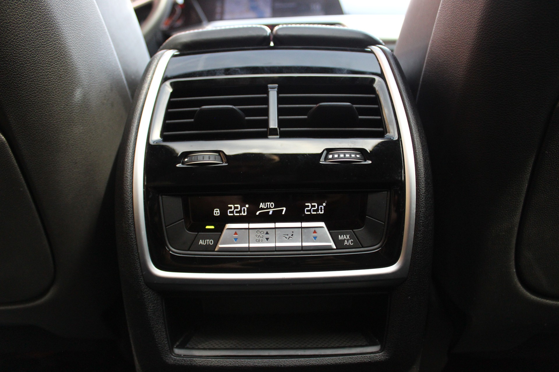BMW X5 xDrive 40i M-Sport Steptronic - " 7 Places * Attelage 3500kg *Suspension Pneum. * Toit Pano * Roues 21' * LED Adap"-image-25