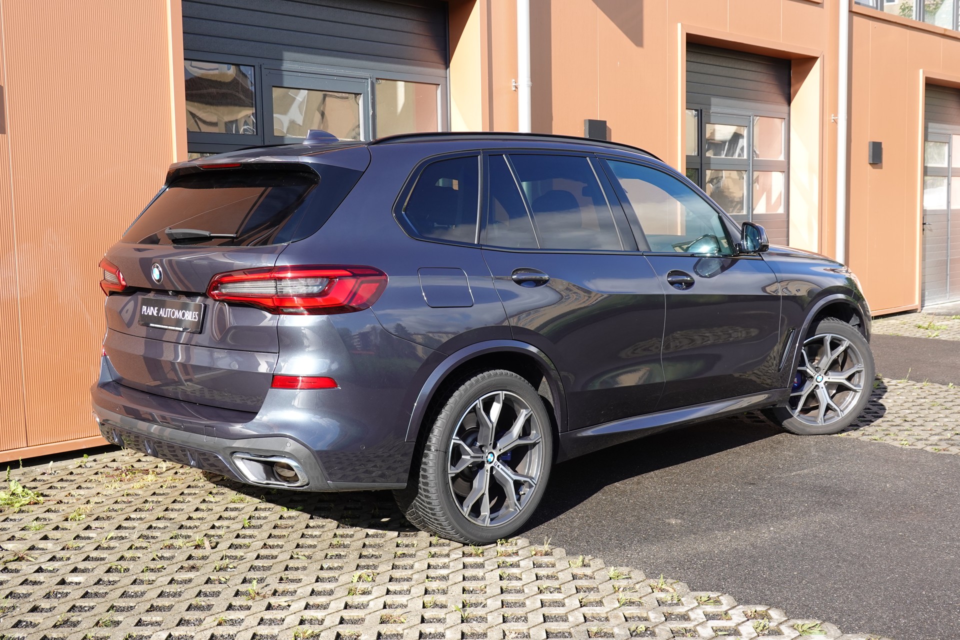 BMW X5 xDrive 40i M-Sport Steptronic - " 7 Places * Attelage 3500kg *Suspension Pneum. * Toit Pano * Roues 21' * LED Adap"-image-4