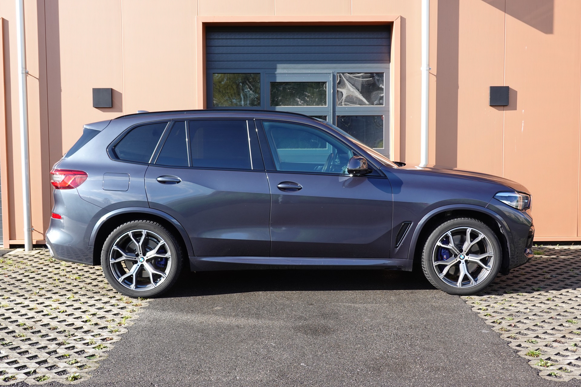 BMW X5 xDrive 40i M-Sport Steptronic - " 7 Places * Attelage 3500kg *Suspension Pneum. * Toit Pano * Roues 21' * LED Adap"-showroom-element-3