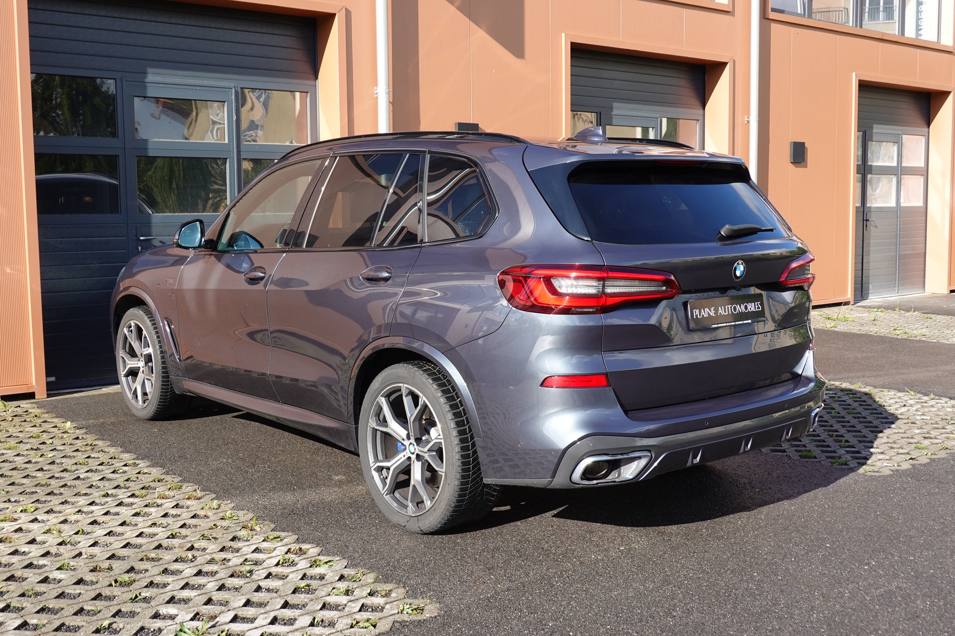 BMW X5 xDrive 40i M-Sport Steptronic - " 7 Places * Attelage 3500kg *Suspension Pneum. * Toit Pano * Roues 21' * LED Adap"-image-9