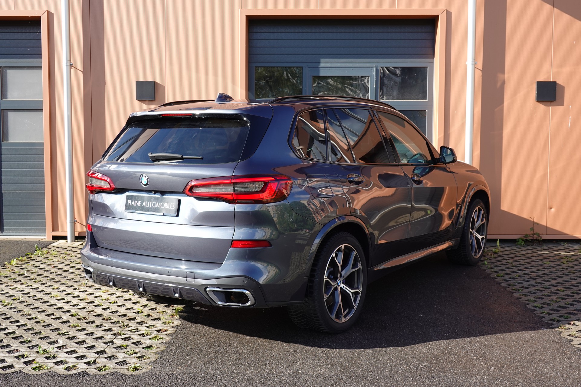 BMW X5 xDrive 40i M-Sport Steptronic - " 7 Places * Attelage 3500kg *Suspension Pneum. * Toit Pano * Roues 21' * LED Adap"-image-7