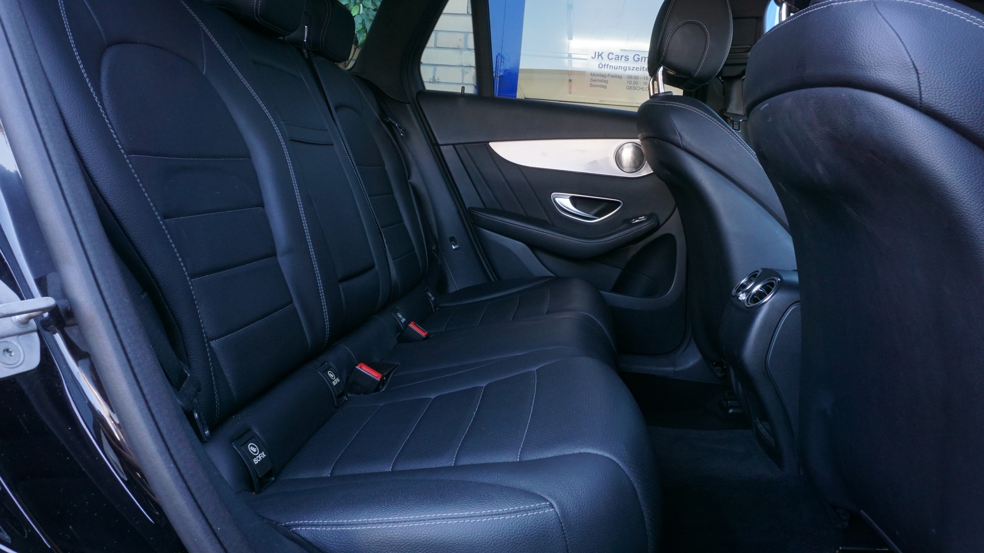 MERCEDES-BENZ GLC 250 d AMG Line 4m-image-16