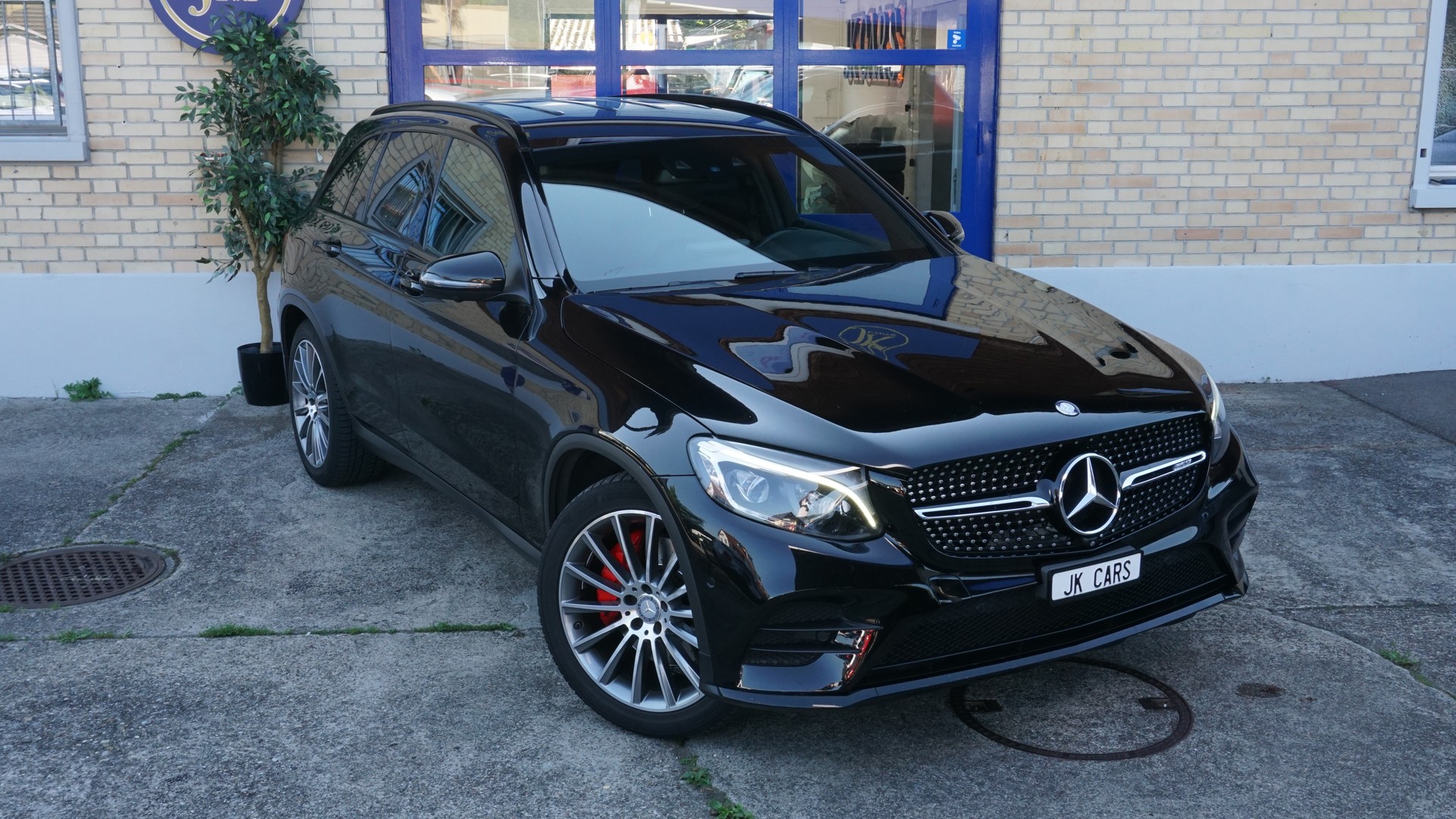 MERCEDES-BENZ GLC 250 d AMG Line 4m-showroom-element-2