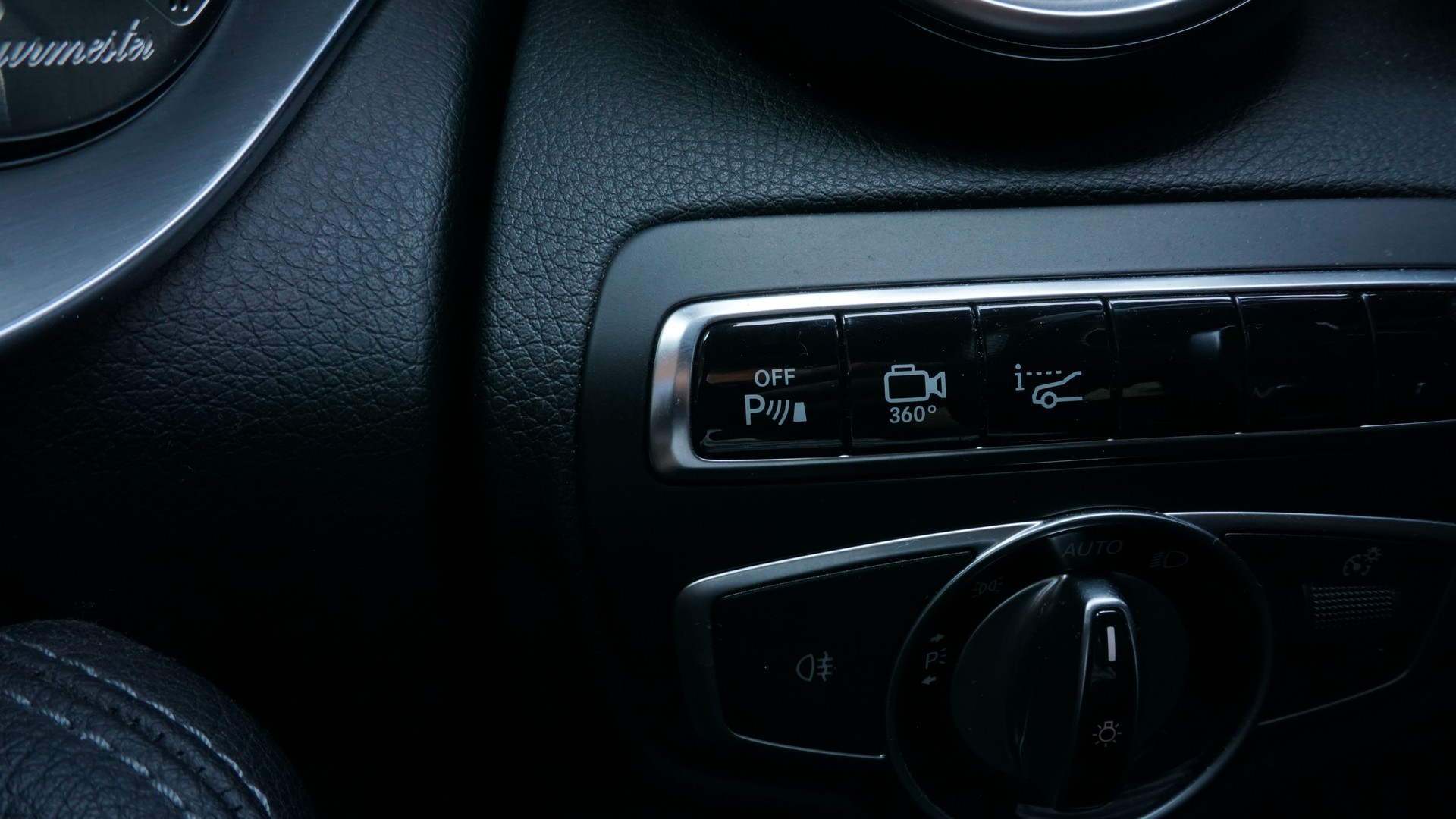 MERCEDES-BENZ GLC 250 d AMG Line 4m-image-20