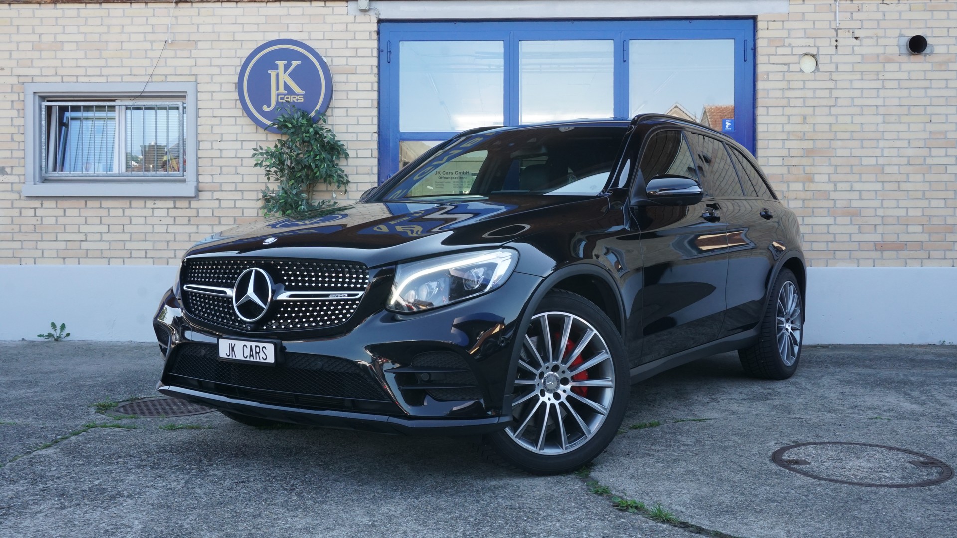 MERCEDES-BENZ GLC 250 d AMG Line 4m-showroom-element-1