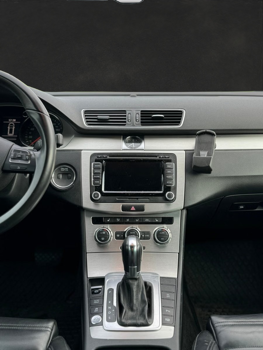 VW Passat Variant 2.0 TDI BMT Highline DSG-image-13