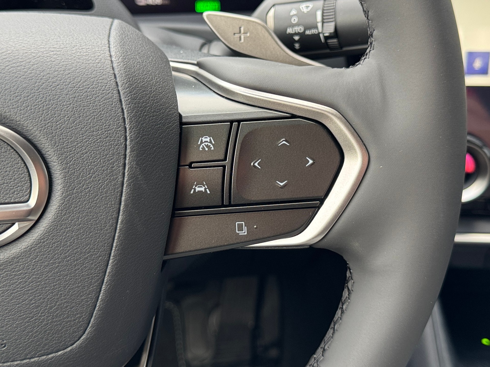 LEXUS RZ 300e 71,4 KW Comfort-image-19