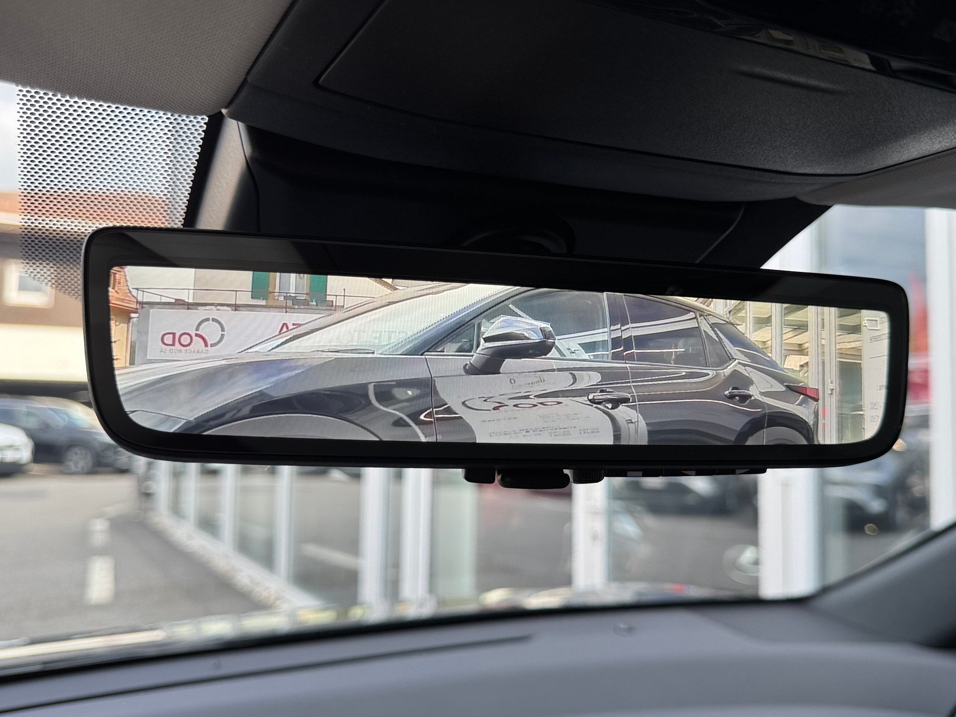 LEXUS RZ 300e 71,4 KW Comfort-image-22