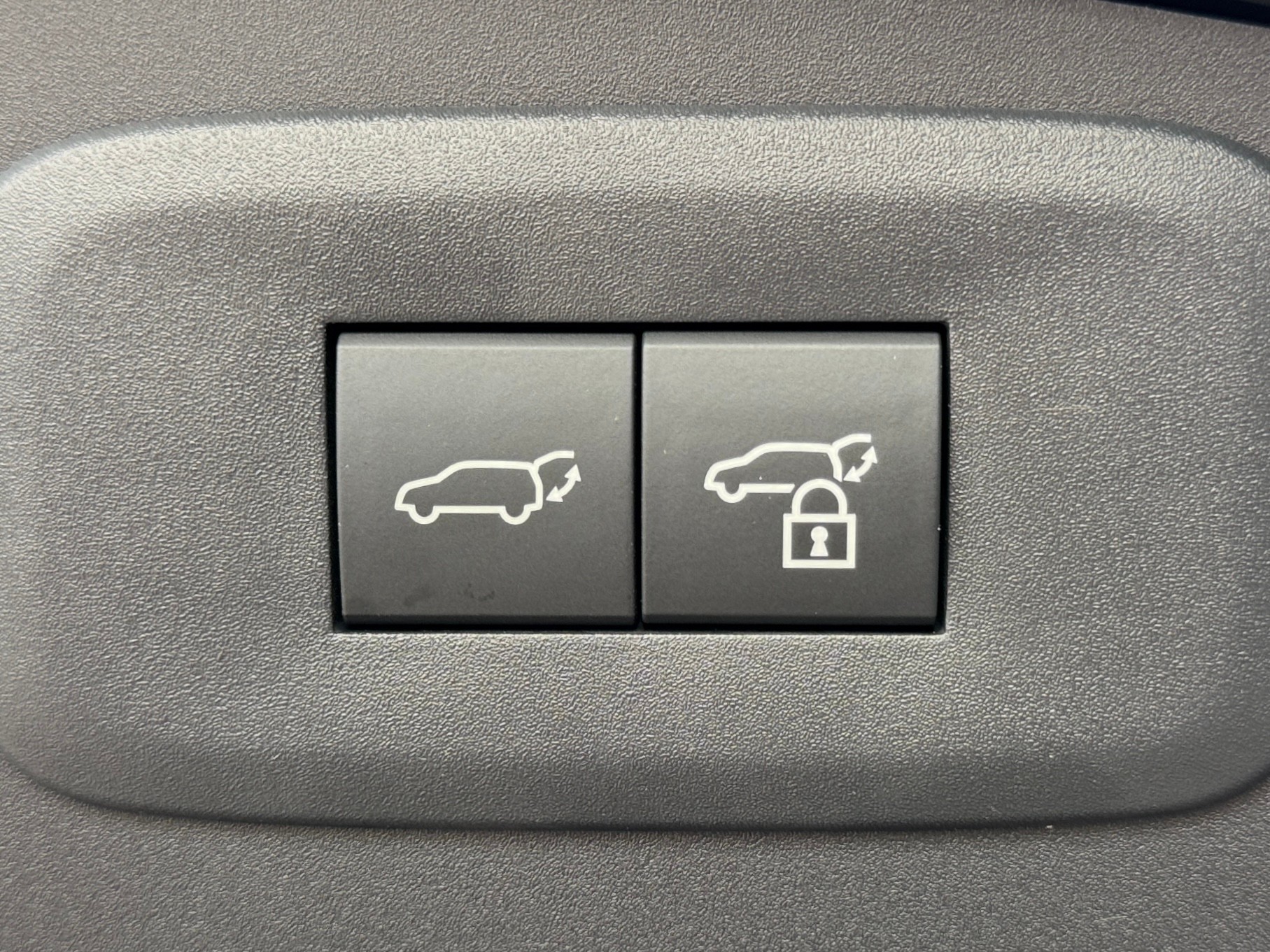 LEXUS RZ 300e 71,4 KW Comfort-image-14