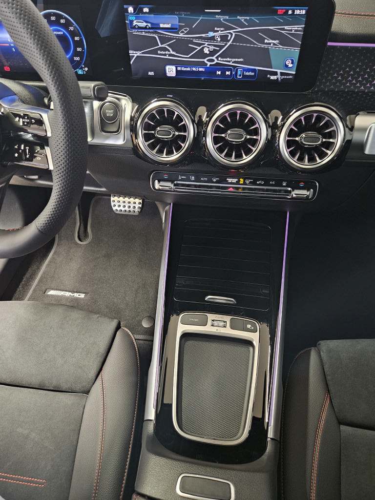 MERCEDES-BENZ EQB 350 4Matic Excellence Edition AMG Line-image-10