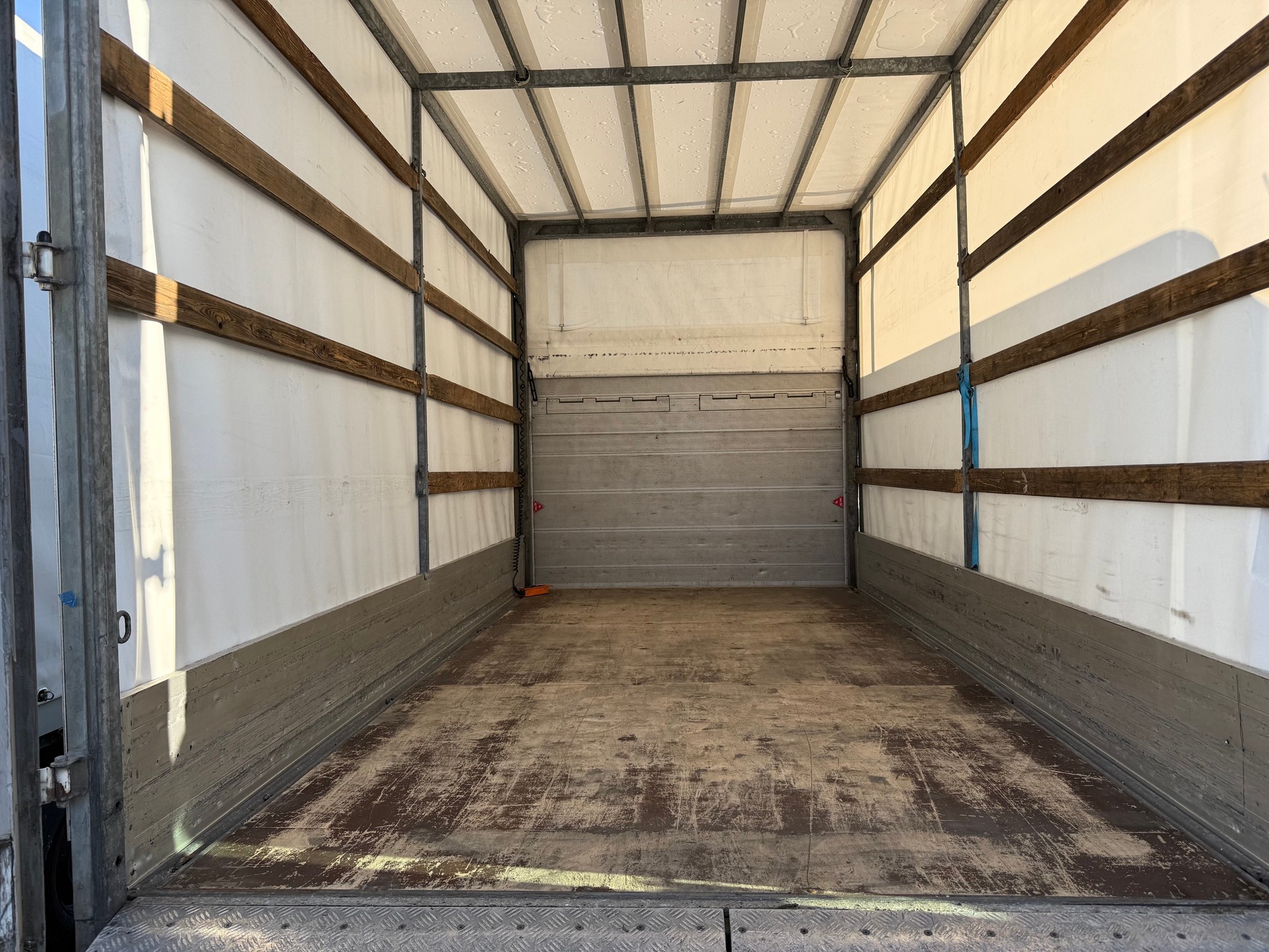 DALTEC Cargo 35 Blache mit Hebebühne und Durchladesystem-image-7