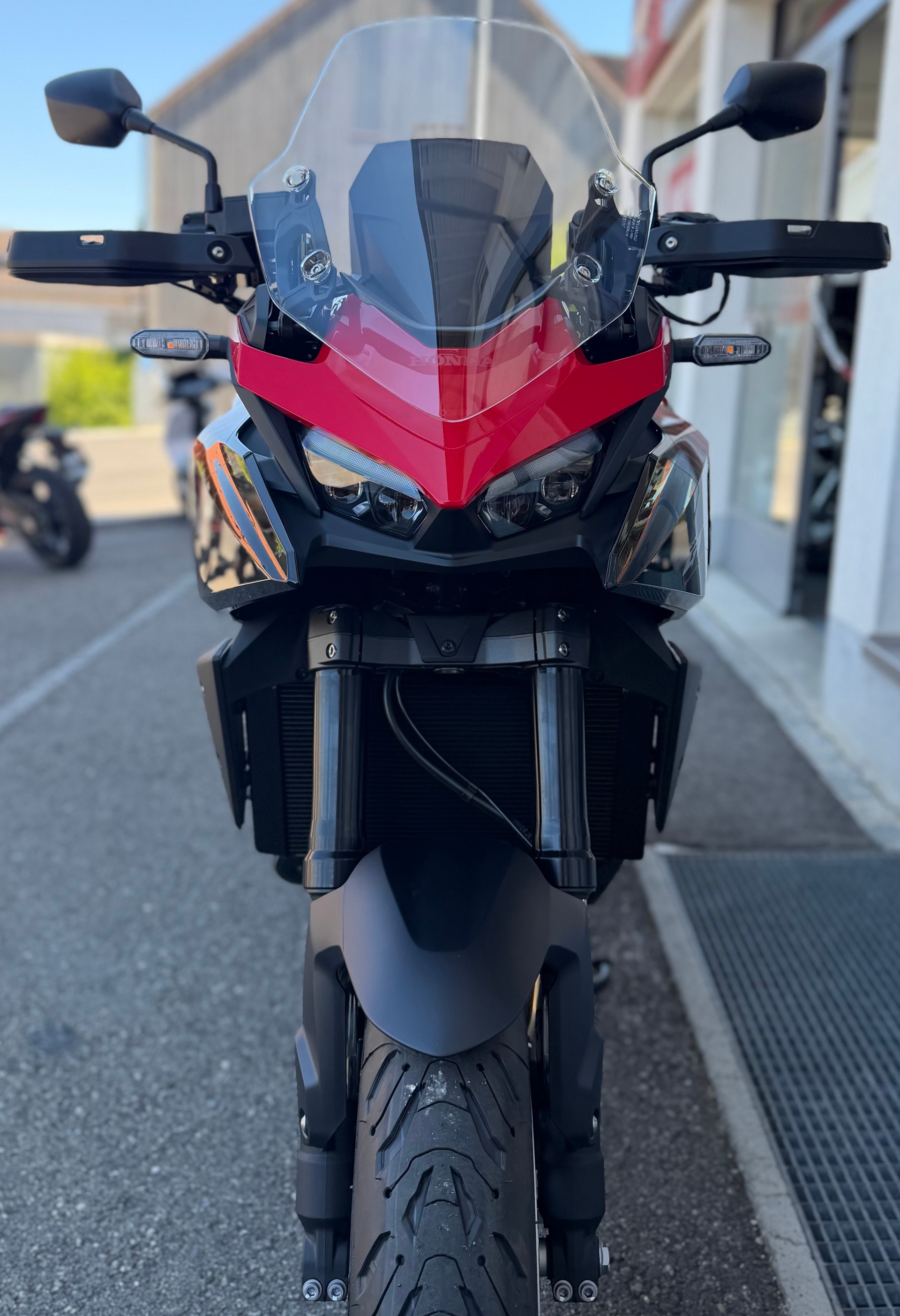 HONDA CB 1000 GT neues Modell 2026-showroom-element-1