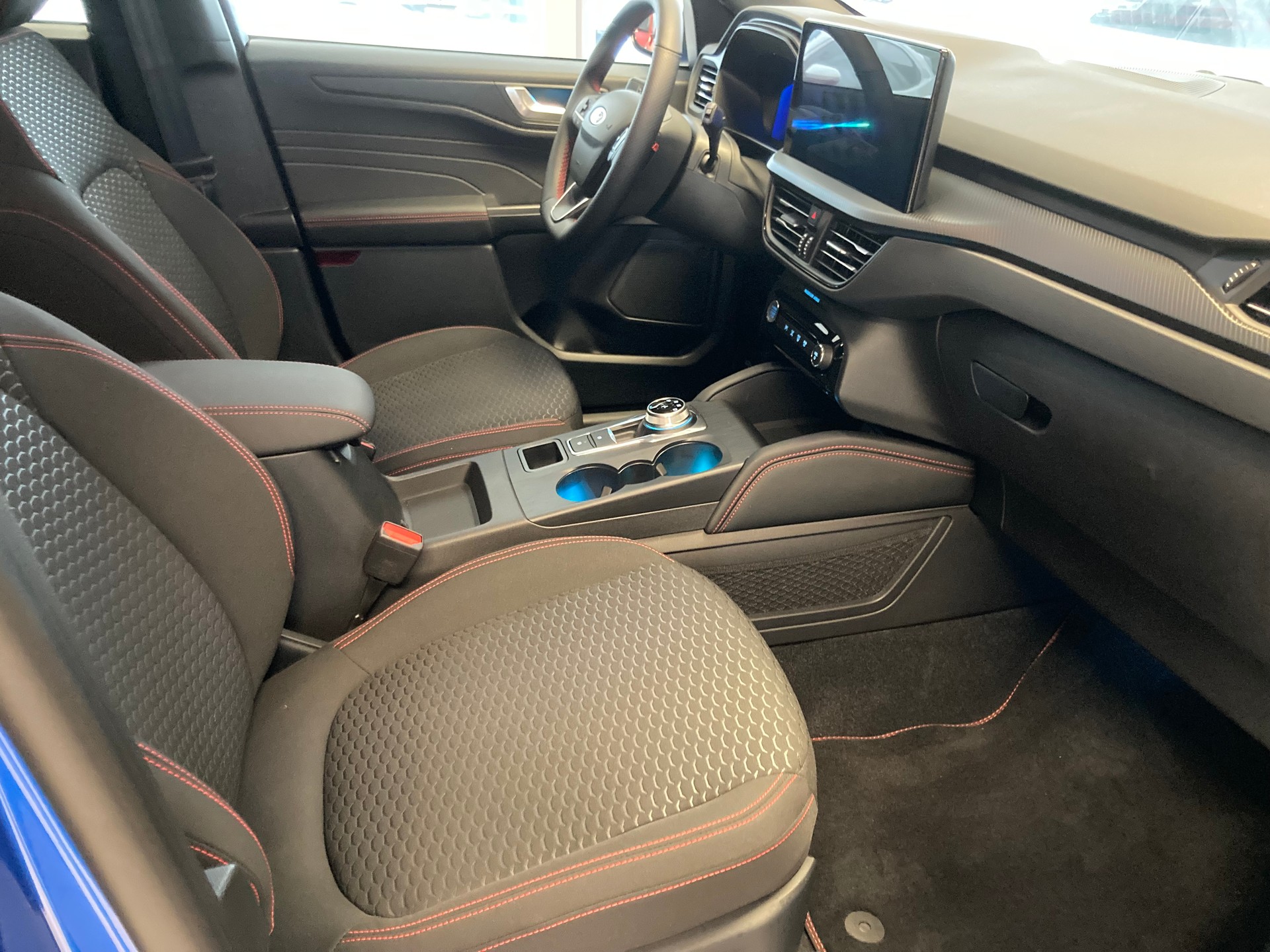 FORD Kuga 2.5 FHEV ST-Line 4WD-image-10