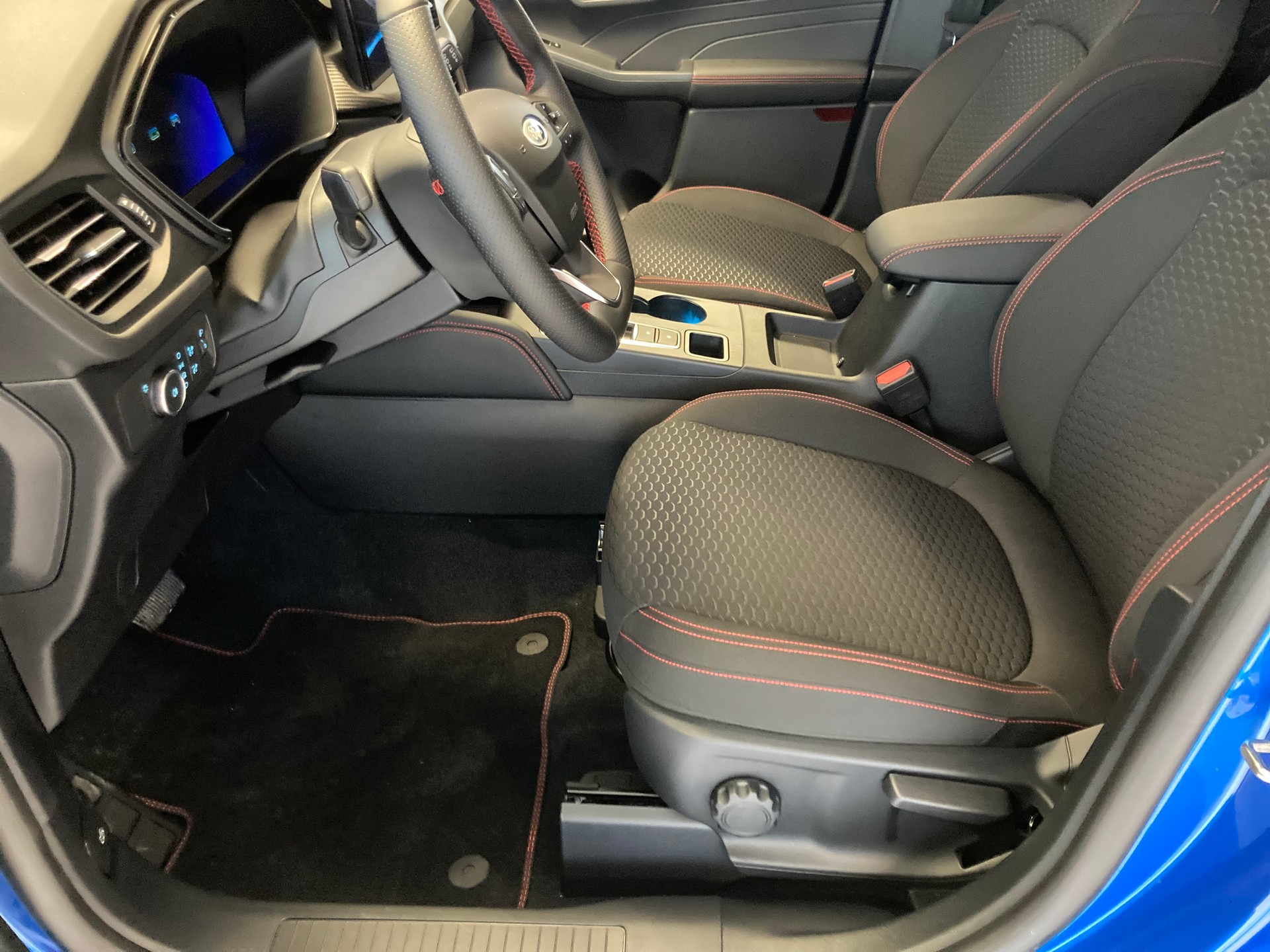 FORD Kuga 2.5 FHEV ST-Line 4WD-image-8