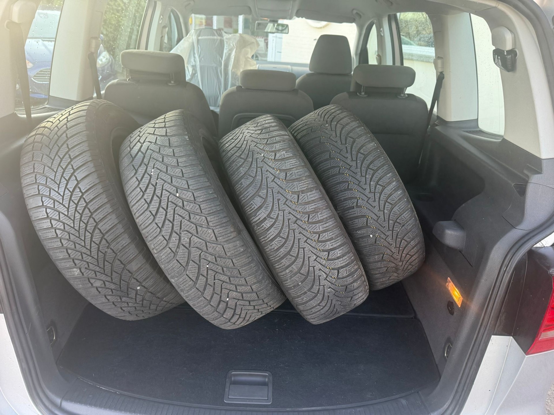 VW Touran 1.4 TSI Highline DSG-image-8