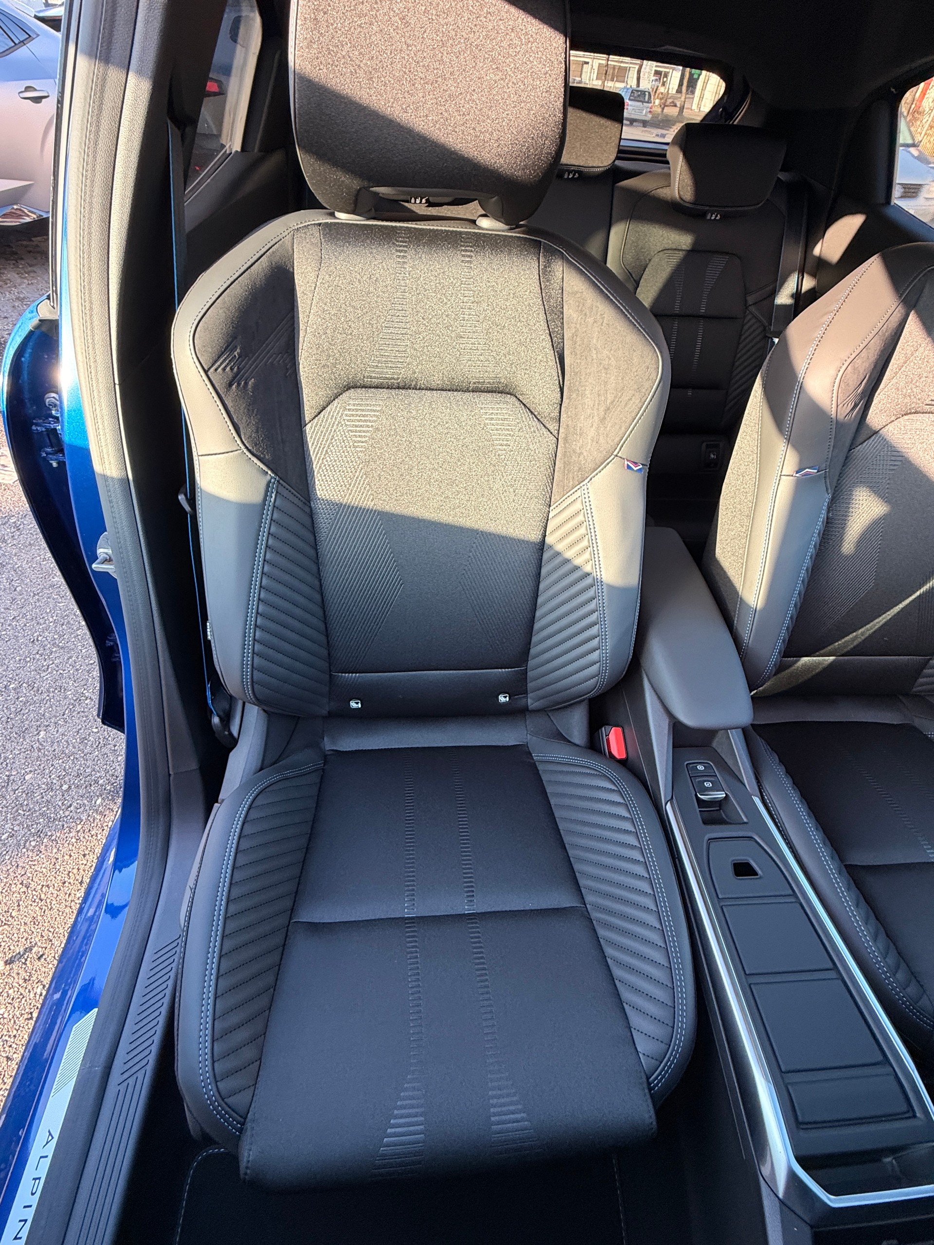RENAULT Clio 1.8 E-Tech Esprit Alpine-image-7