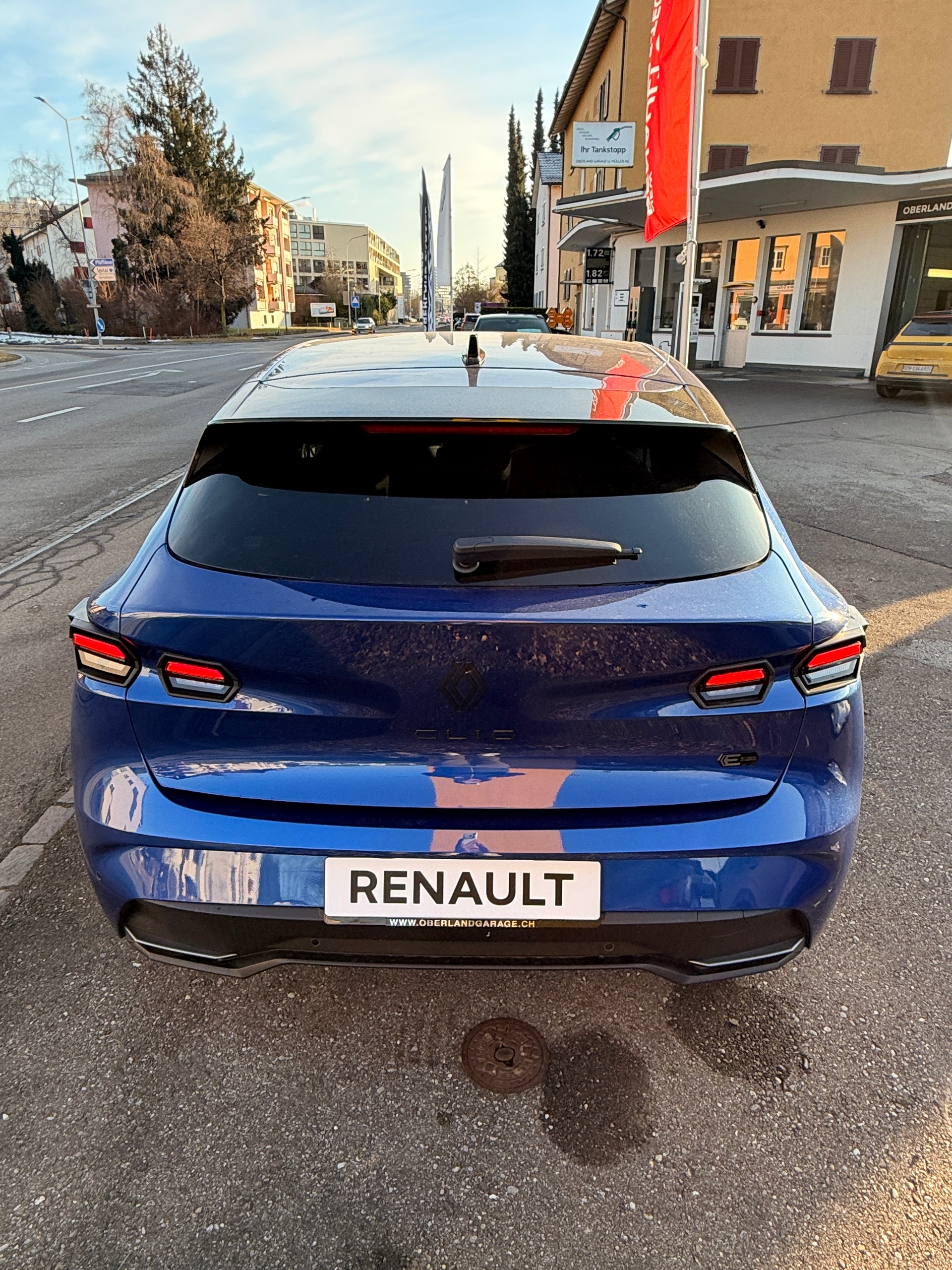 RENAULT Clio 1.8 E-Tech Esprit Alpine-showroom-element-2