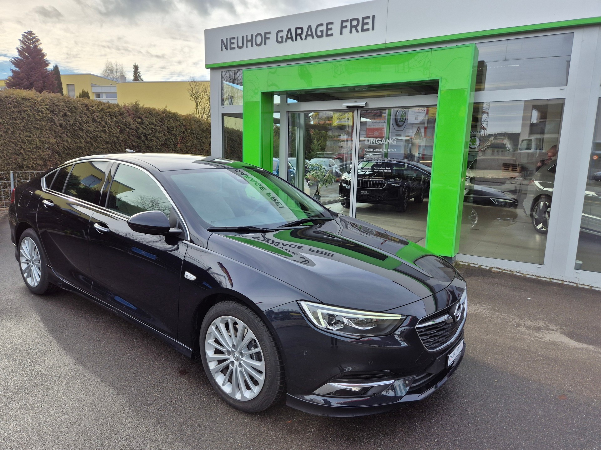 OPEL Insignia 2.0 T Grand Sport Excellence 4WD 300 PS Automat.