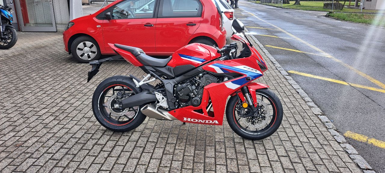 HONDA CBR 650 R E-Clutch
