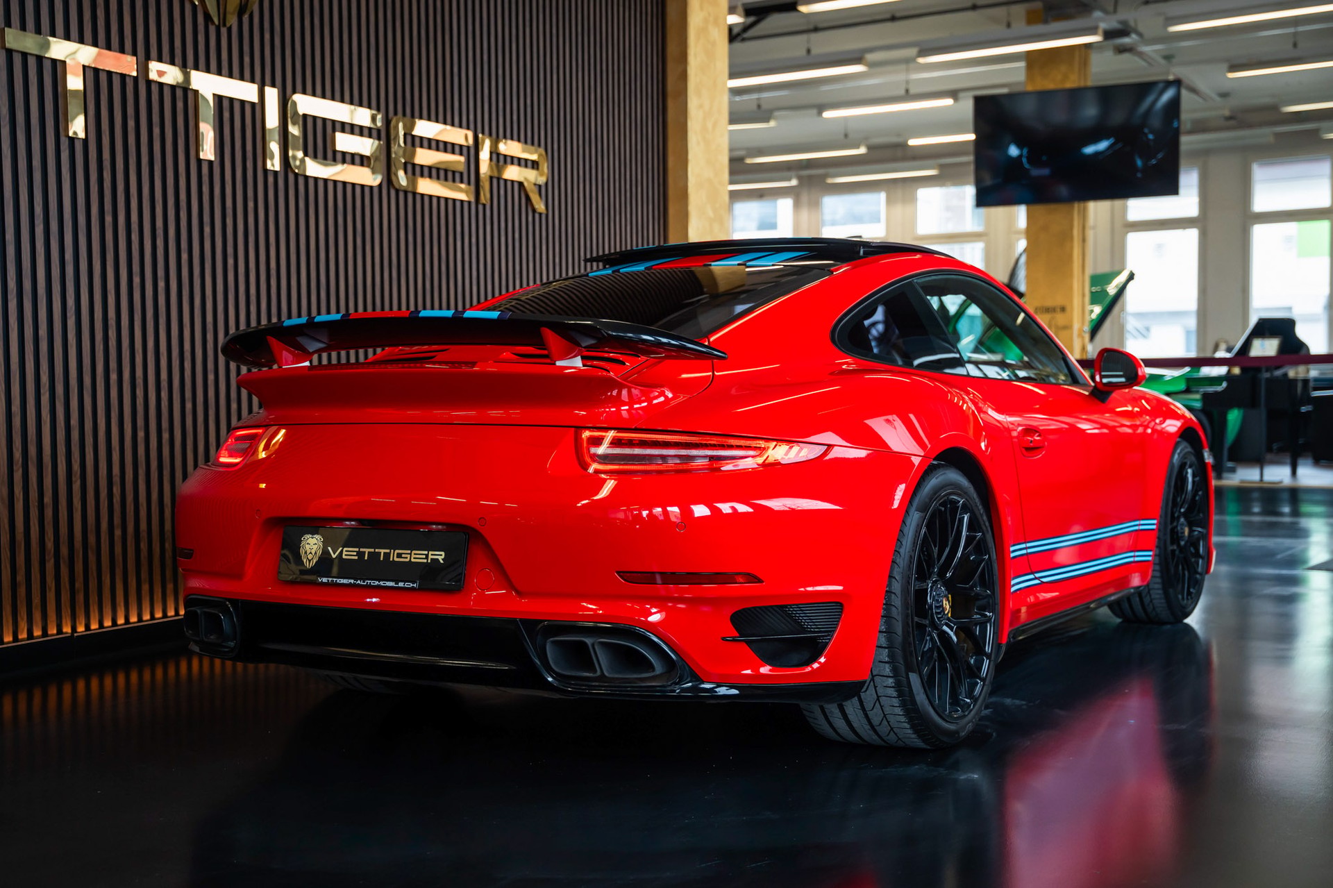 PORSCHE 911 Turbo S PDK-image-5