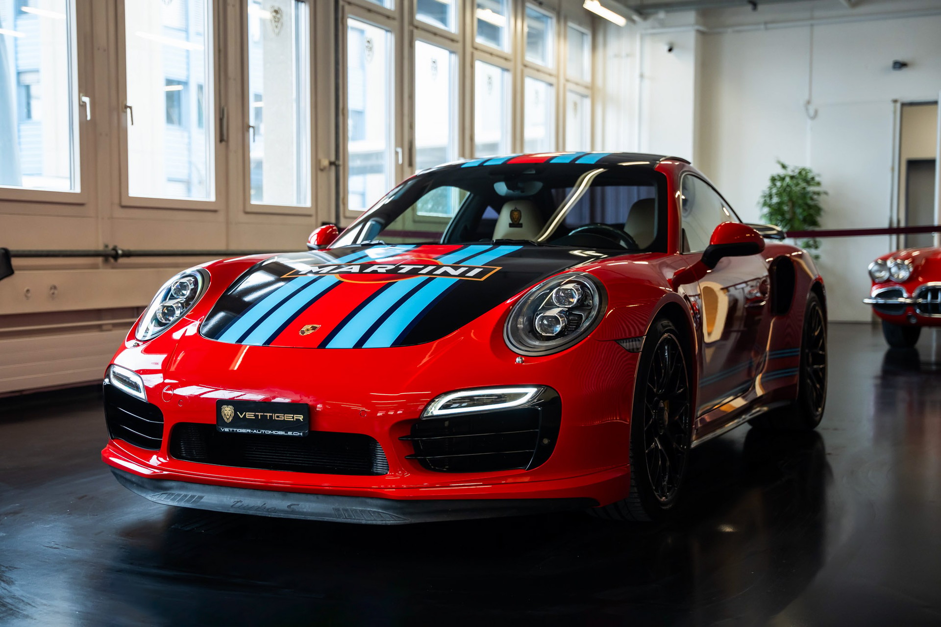 PORSCHE 911 Turbo S PDK-showroom-element-2