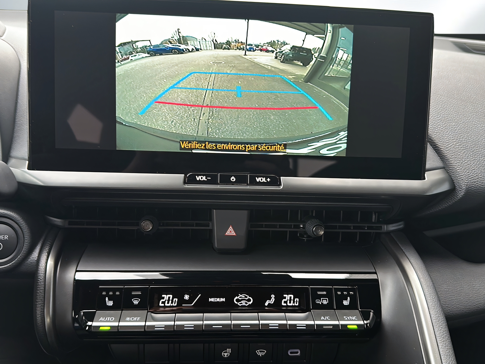 TOYOTA C-HR 2.0 HSD CVT Swiss Edition 4WD-image-6