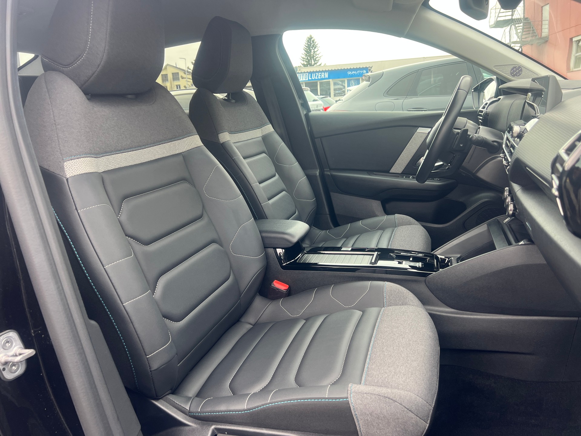 CITROEN C4 X 1.5 BlueHDi Max-image-6
