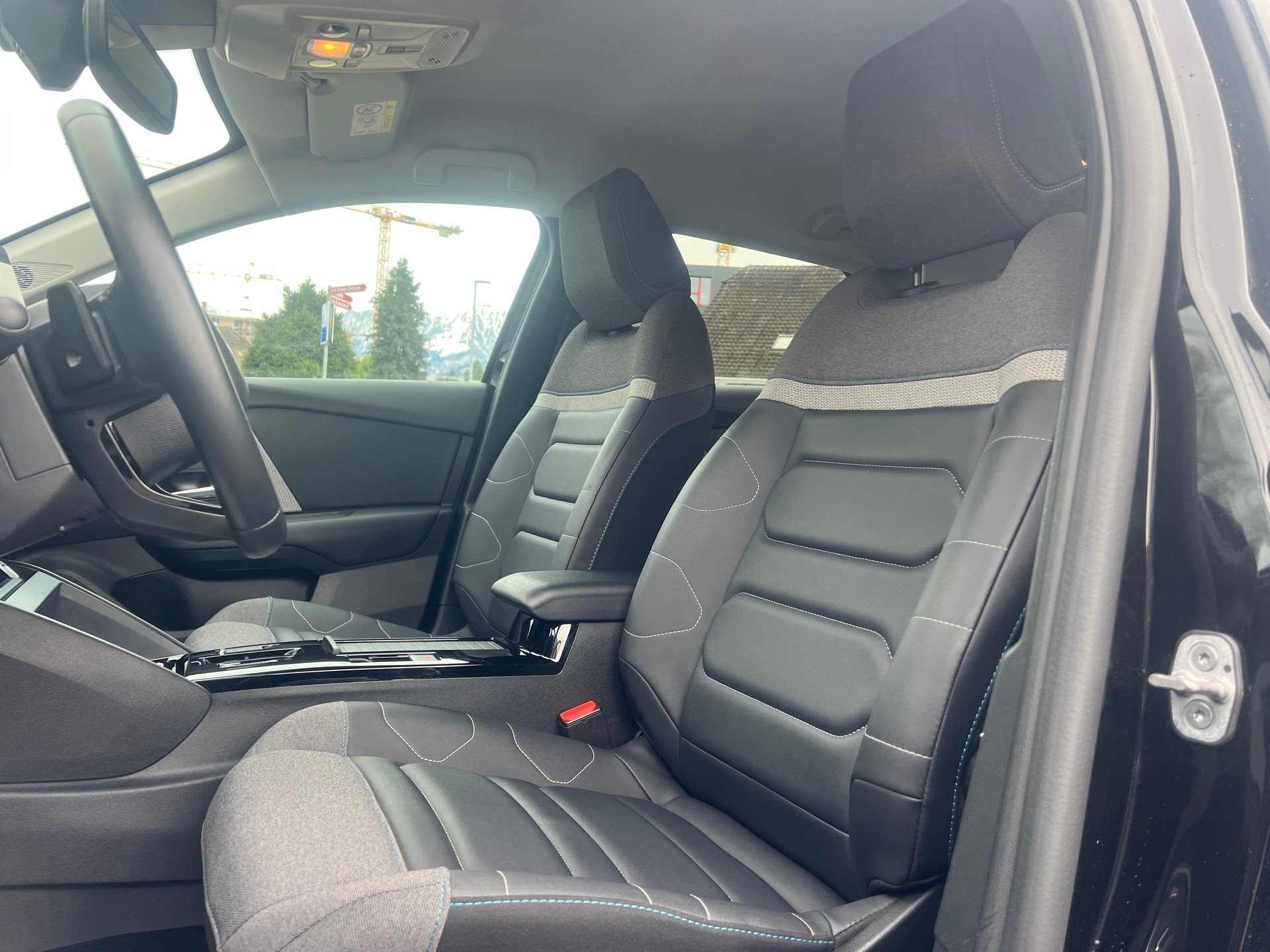 CITROEN C4 X 1.5 BlueHDi Max-image-9