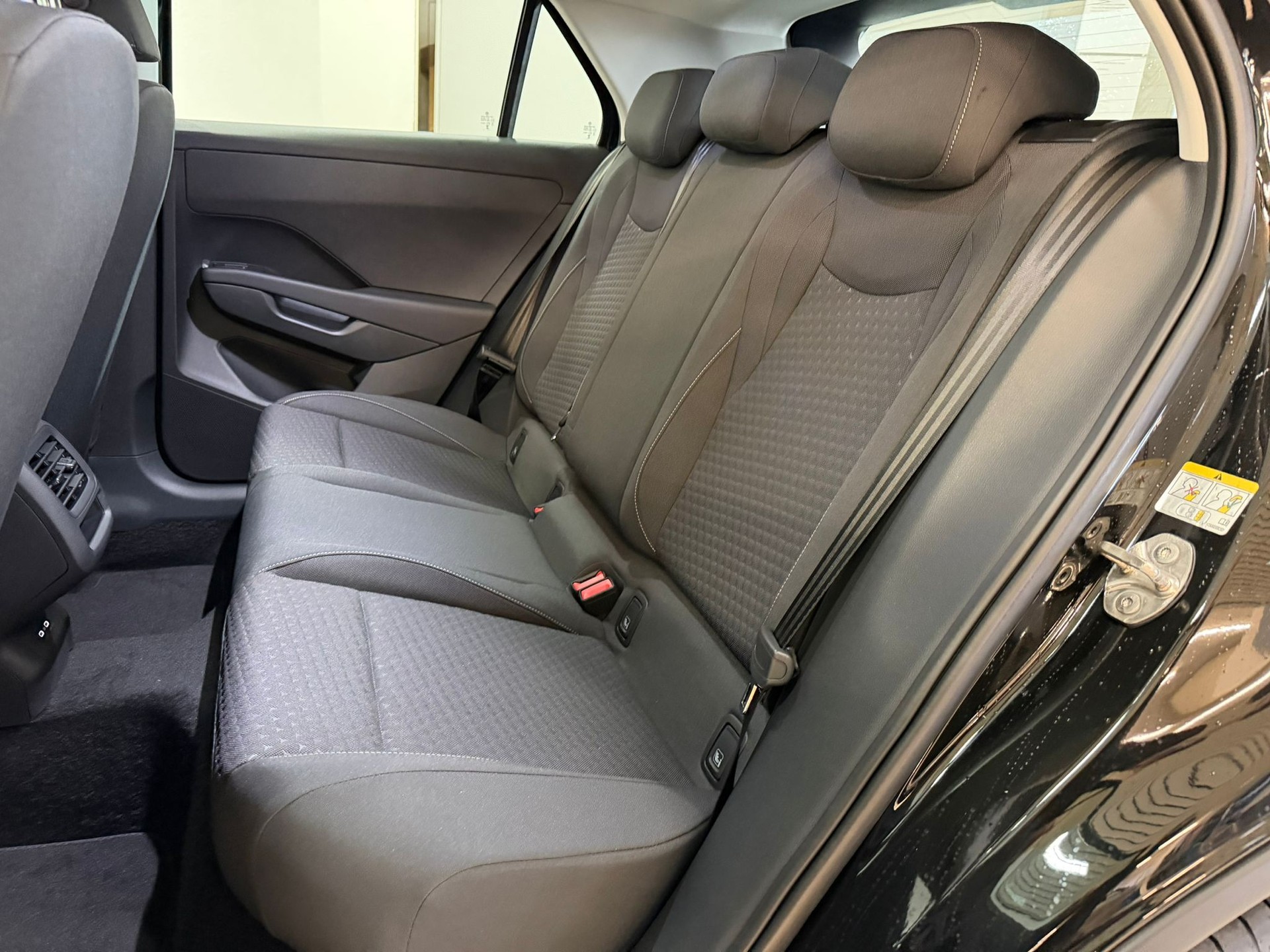 VW T-Roc 1.5 eTSI mHEV Trend DSG-image-9
