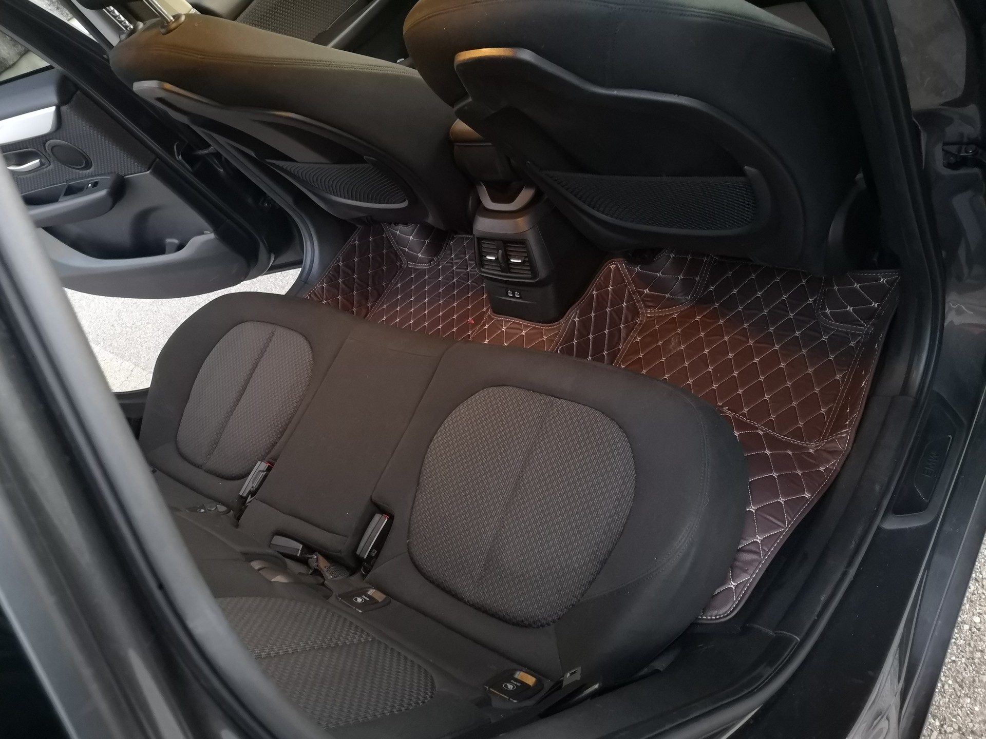 BMW 218i-image-9