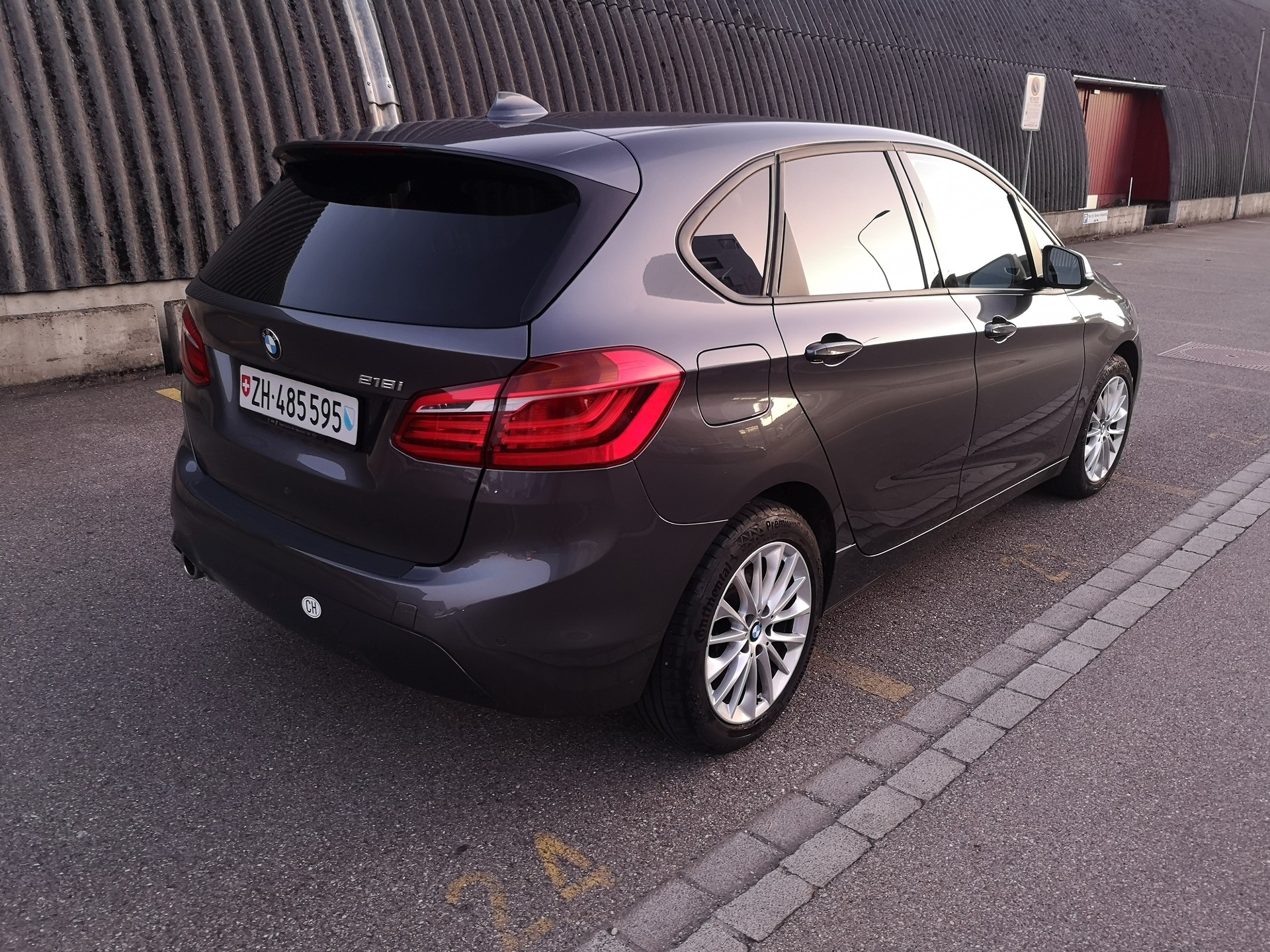 BMW 218i-image-5