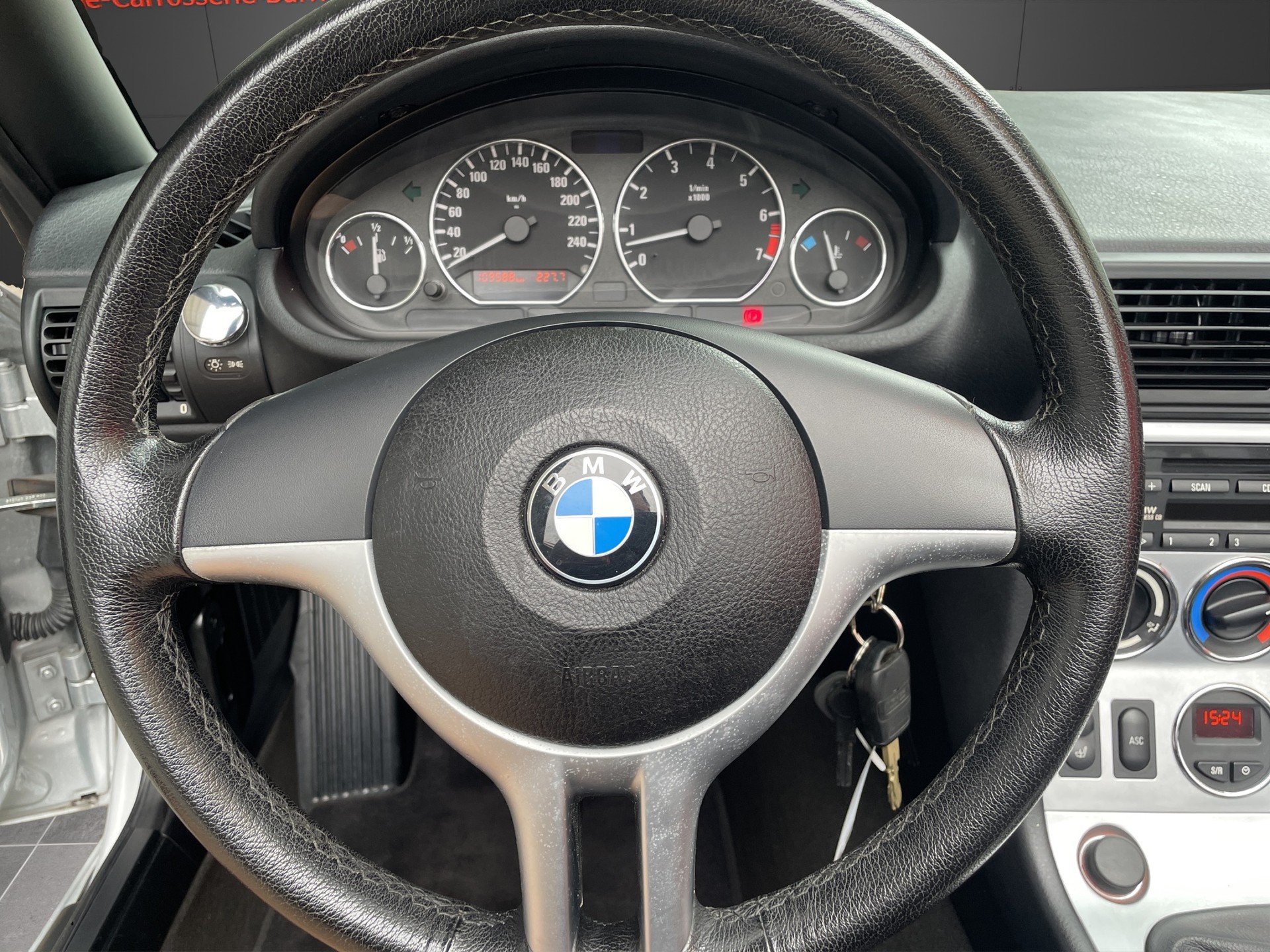 BMW Z3 3.0i Roadster-image-11