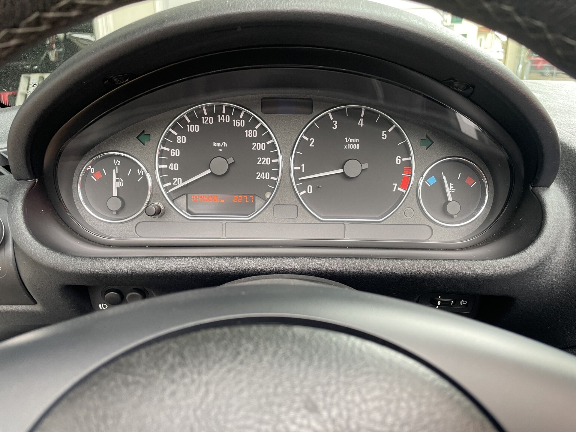 BMW Z3 3.0i Roadster-image-10