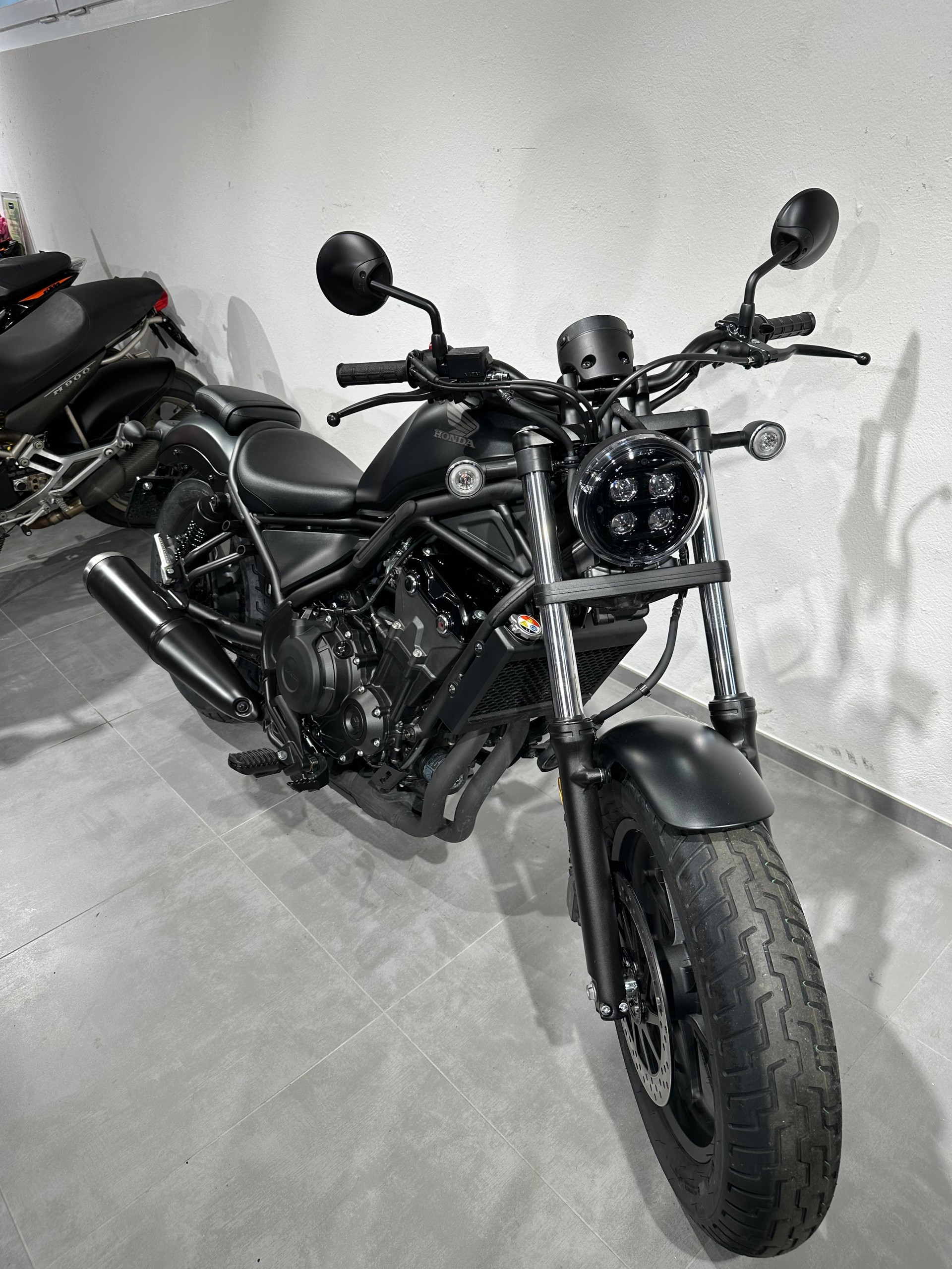 HONDA CMX500 Rebel-image-1