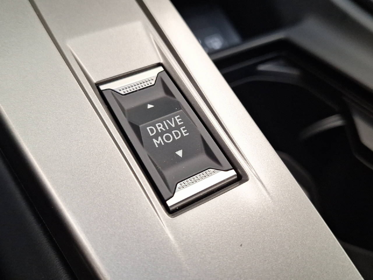 PEUGEOT 308 SW 1.2 Hybrid 145 PS GT-image-14