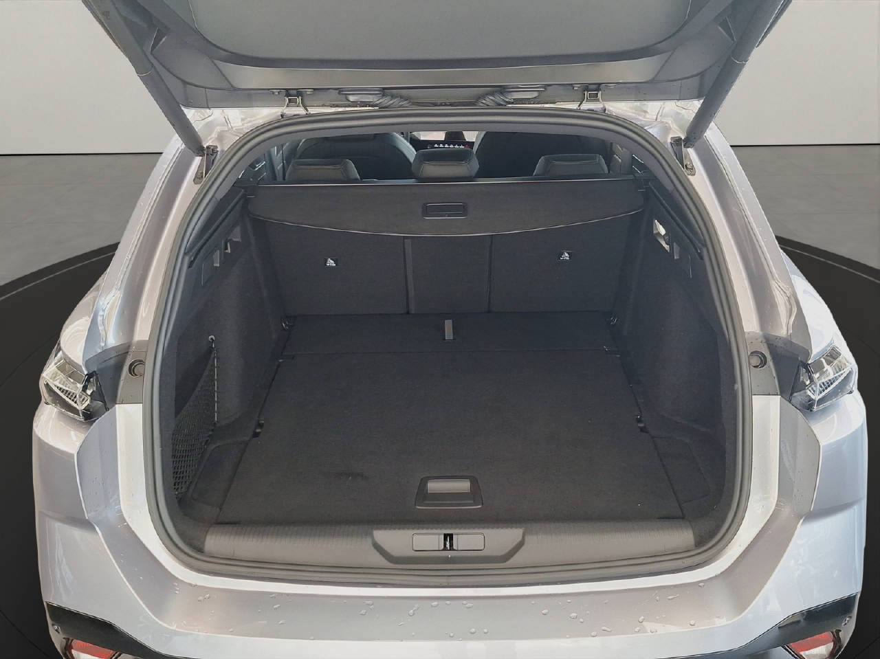 PEUGEOT 308 SW 1.2 Hybrid 145 PS GT-image-21