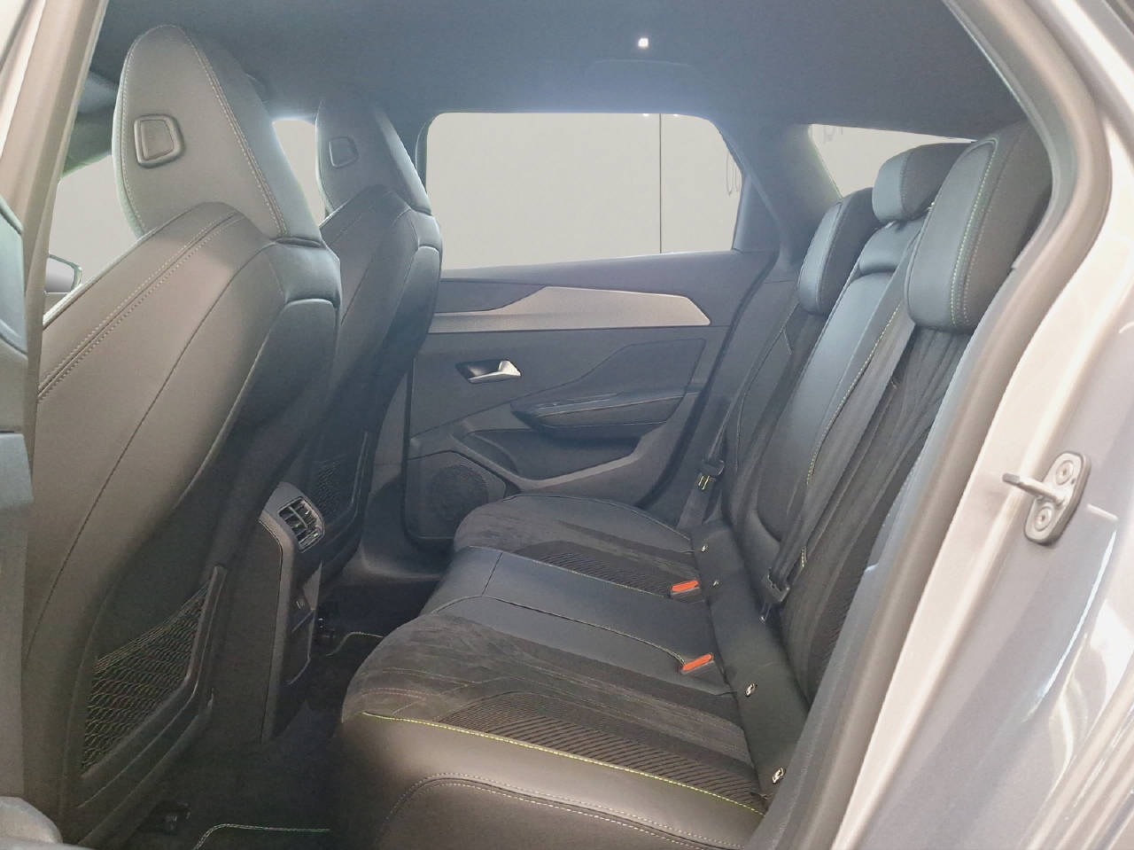 PEUGEOT 308 SW 1.2 Hybrid 145 PS GT-image-20