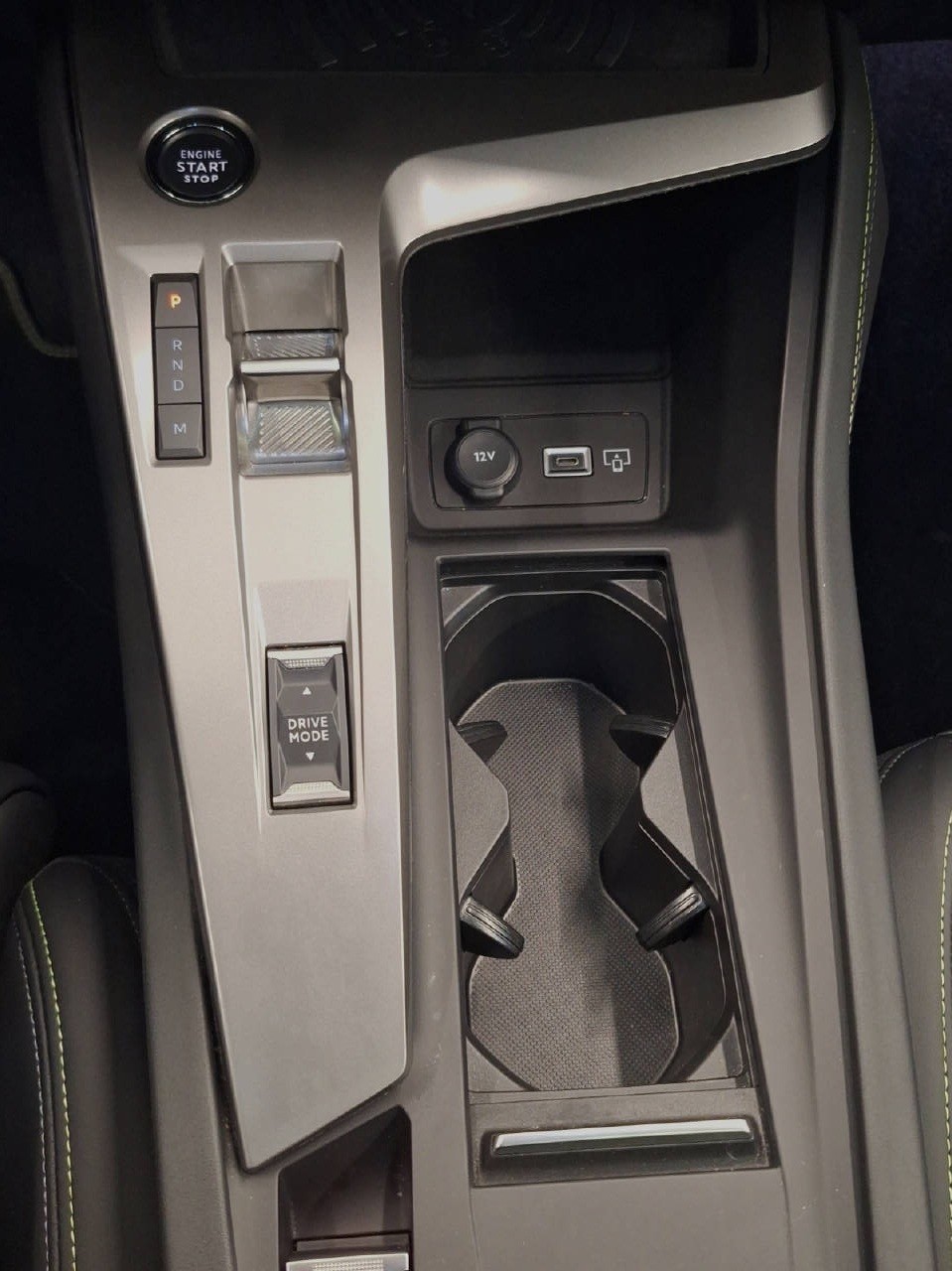 PEUGEOT 308 SW 1.2 Hybrid 145 PS GT-image-9