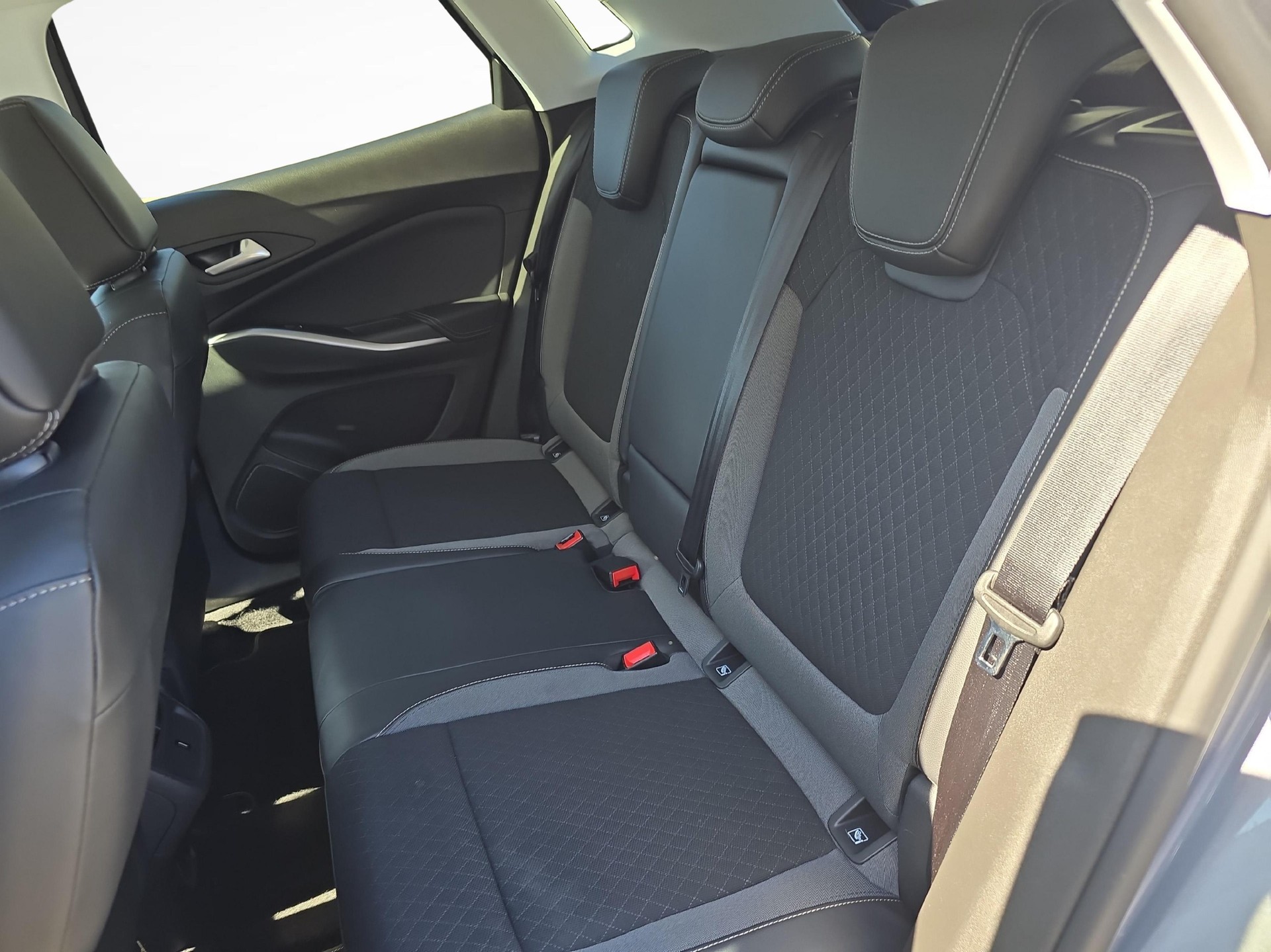 OPEL Grandland 1.2 T GS Line / Jetzt mit attraktivem 1.99% Leasing-image-10