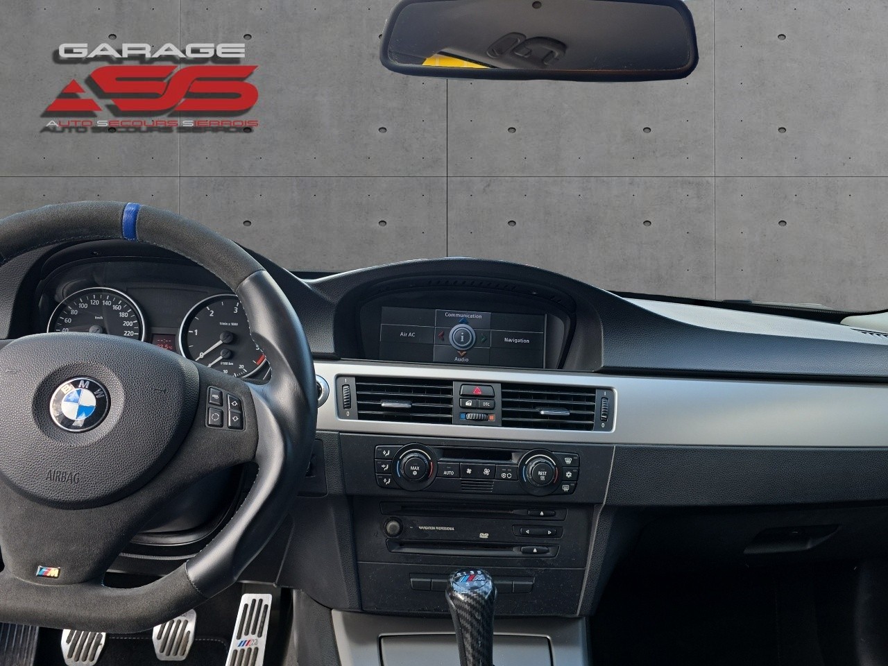 BMW 330xd Touring-showroom-element-2