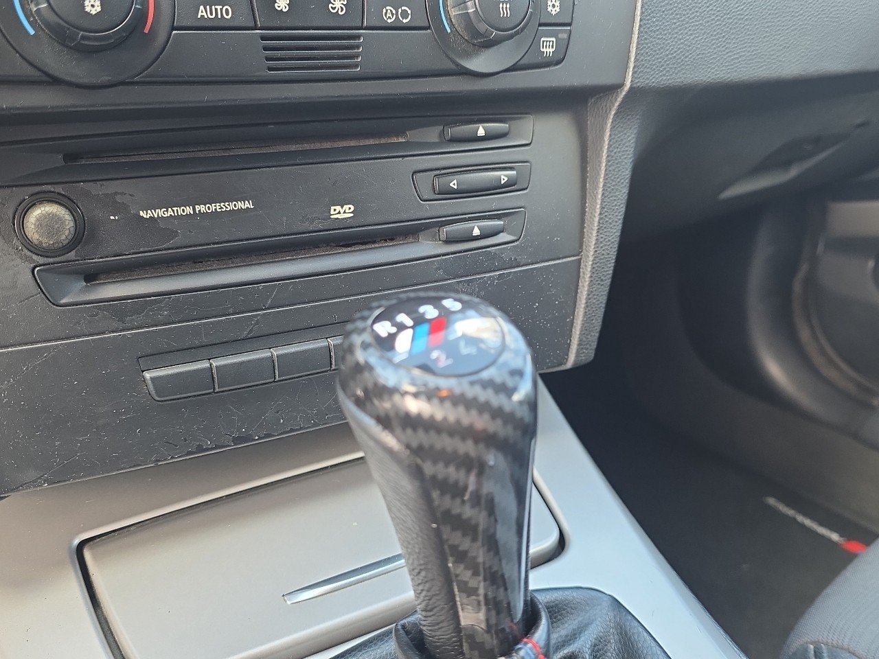 BMW 330xd Touring-image-13