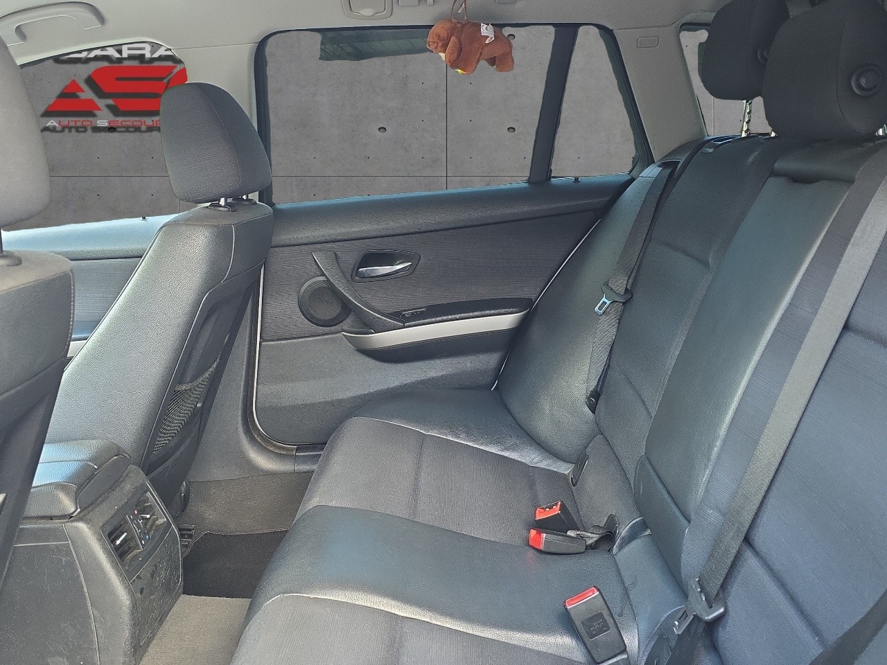 BMW 330xd Touring-image-5