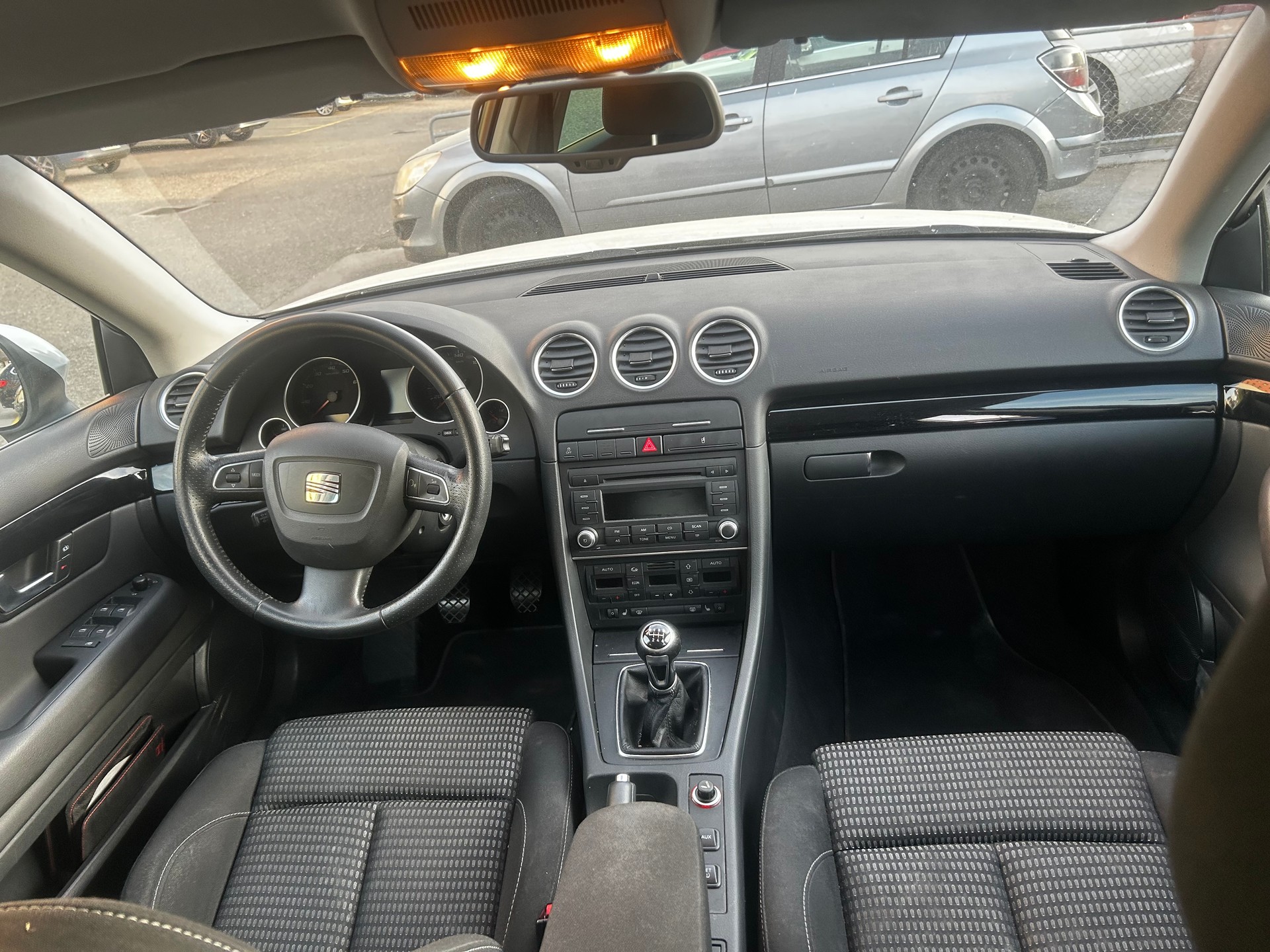 SEAT Exeo ST 1.8 TSI Advantage-image-5