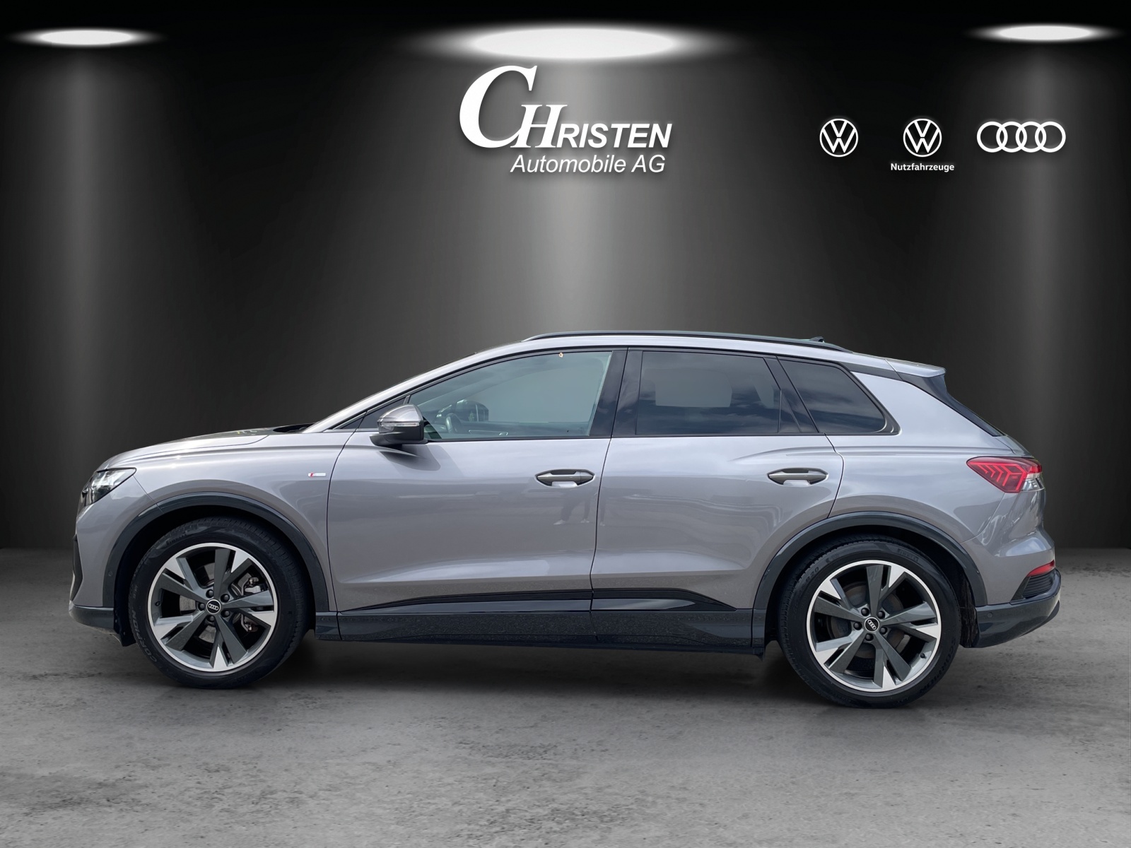 AUDI Q4 e-tron 45 quattro-showroom-element-1