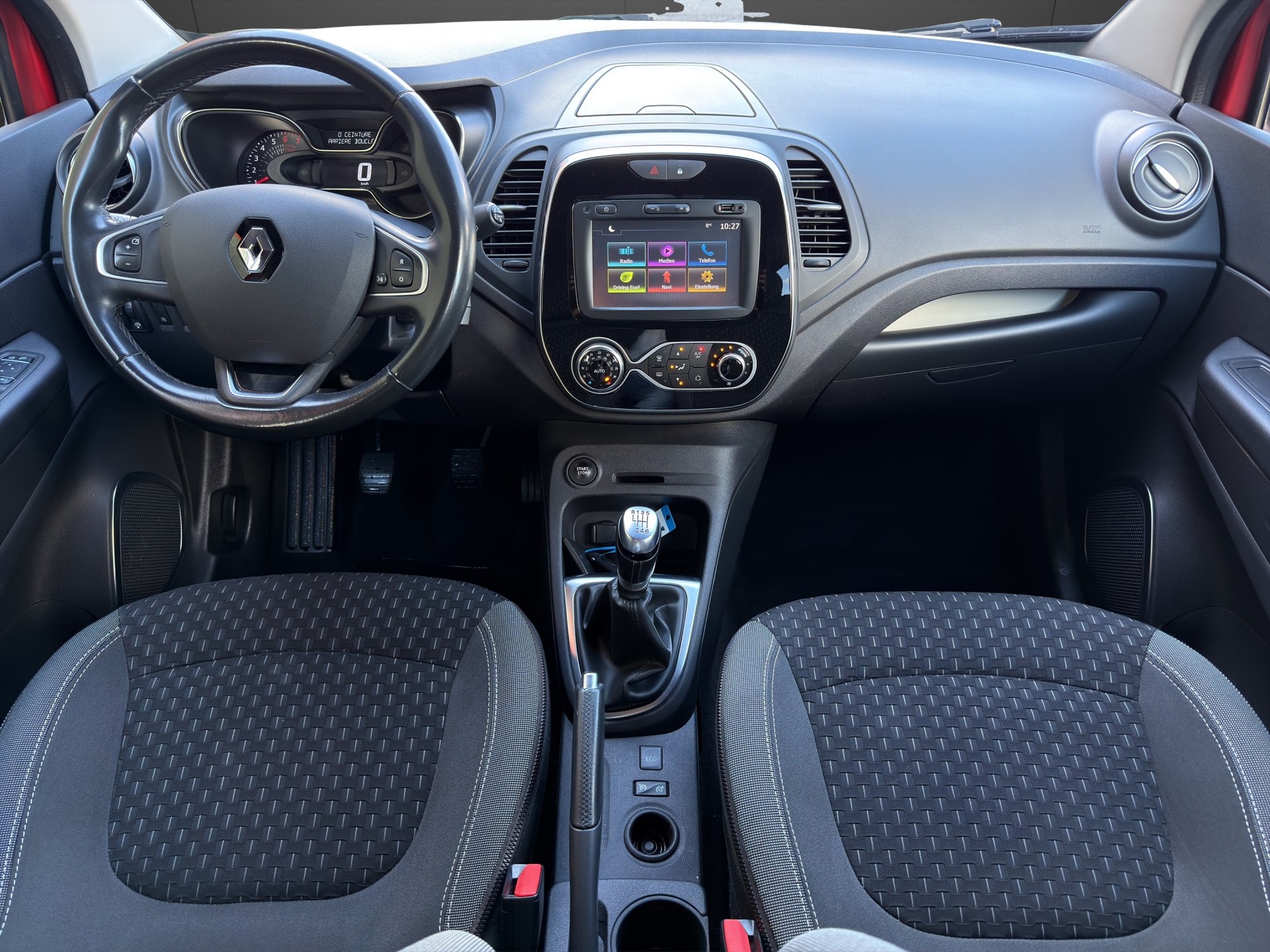 RENAULT Captur 1.2 T 16V Intens-image-10